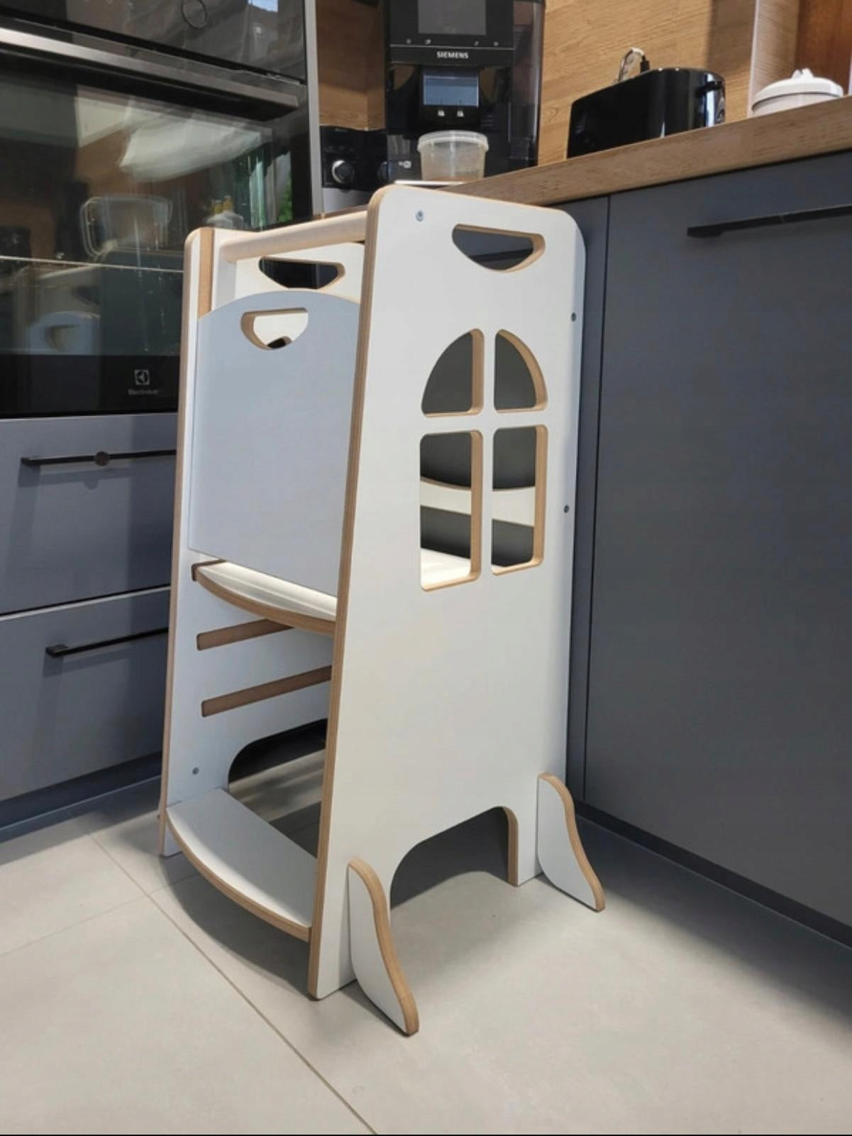 „Tower Step - Virtuvės pagalbininkas Montessori | Reguliuojamas virtuvės pagalbininkas“