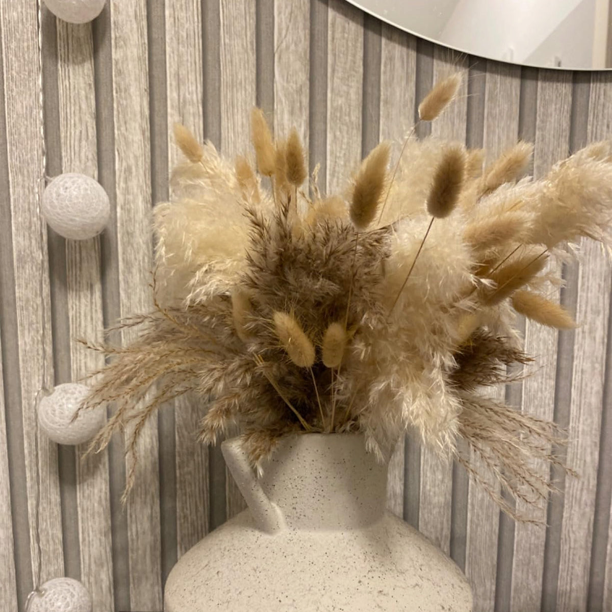 Džiovinta PAMPASŲ žolė dekoratyvinis puokštė vazoje 125 šakelės sausos žolės