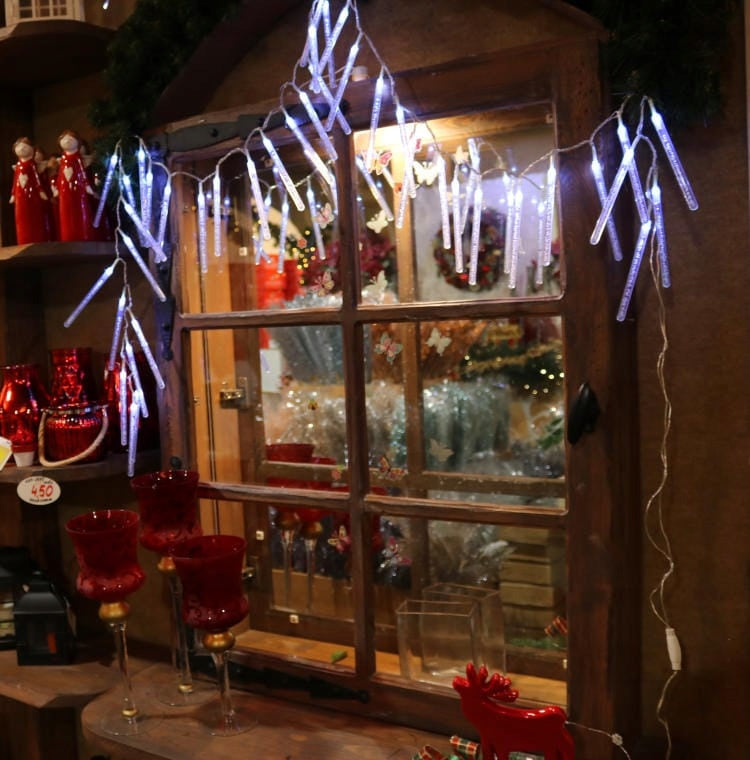 40 BALTŲ KALĖDINIŲ GIRliandų VARVEKLIAI šventinės dekoratyvinės lemputės Goliat