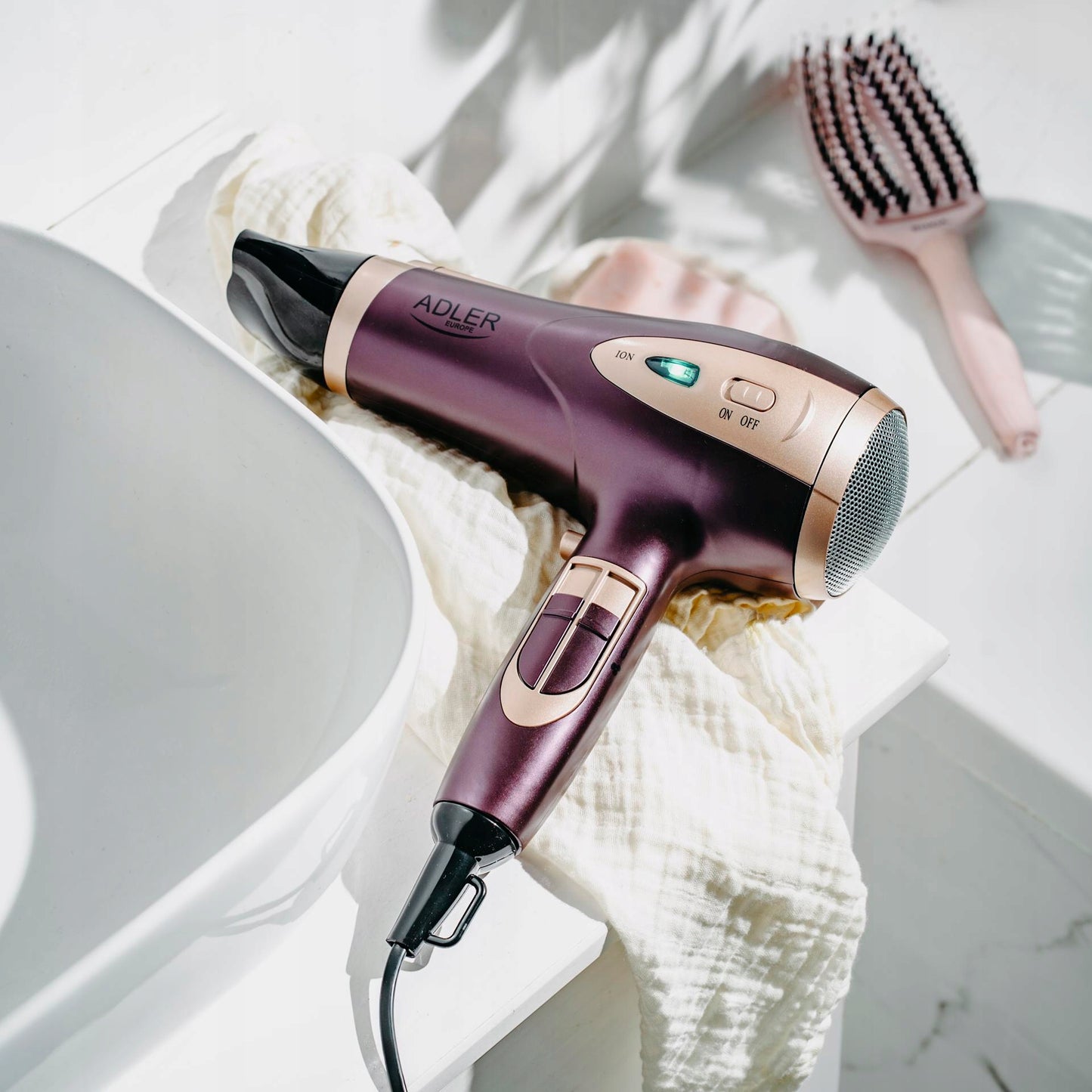 Adler Plaukų džiovintuvas JONIZACIJA 2400W Šaltas oras Difuzorius + Plaukų tiesintuvas