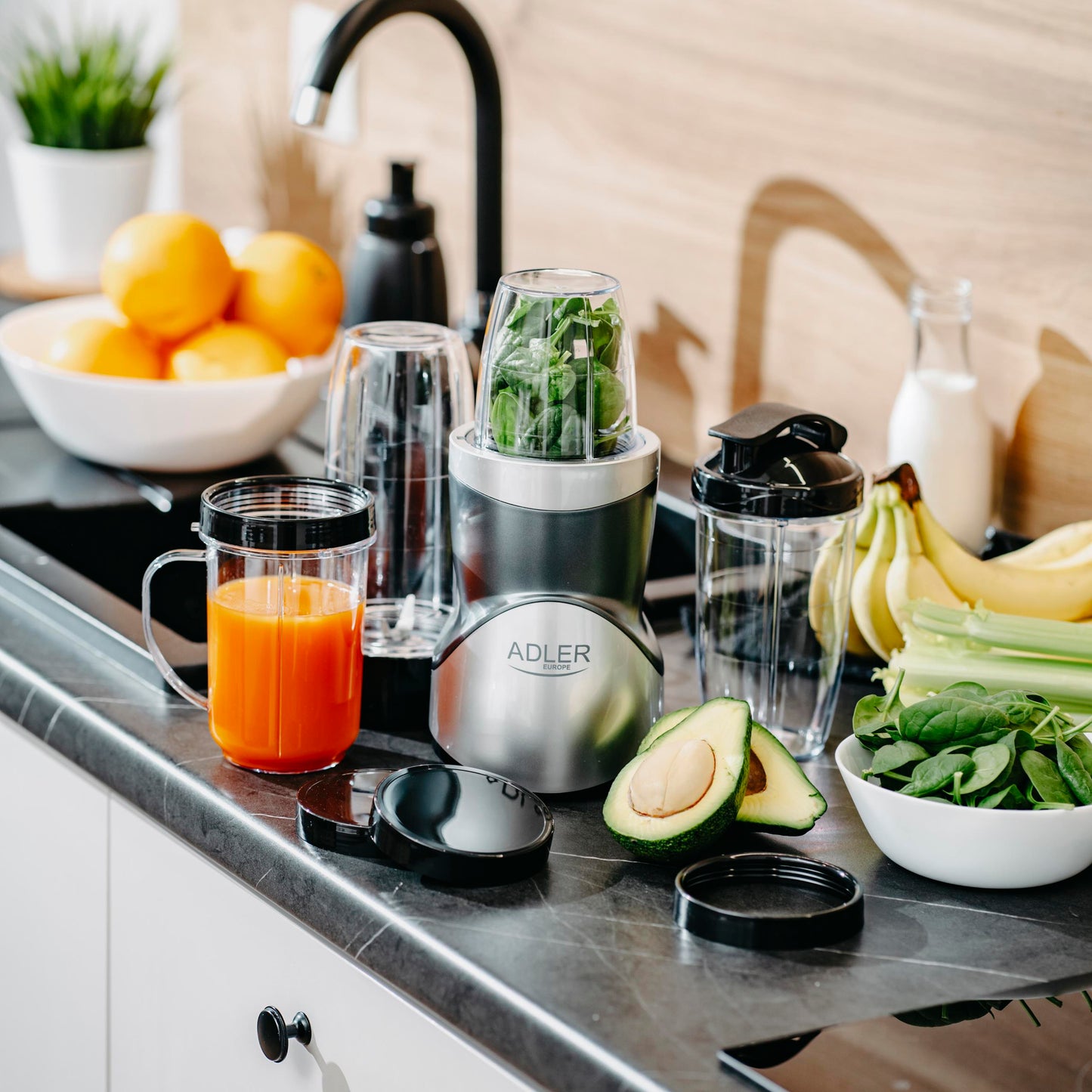 Stalo trintuvas smoothie kokteiliams 1200W + 4 buteliukai/puodeliai