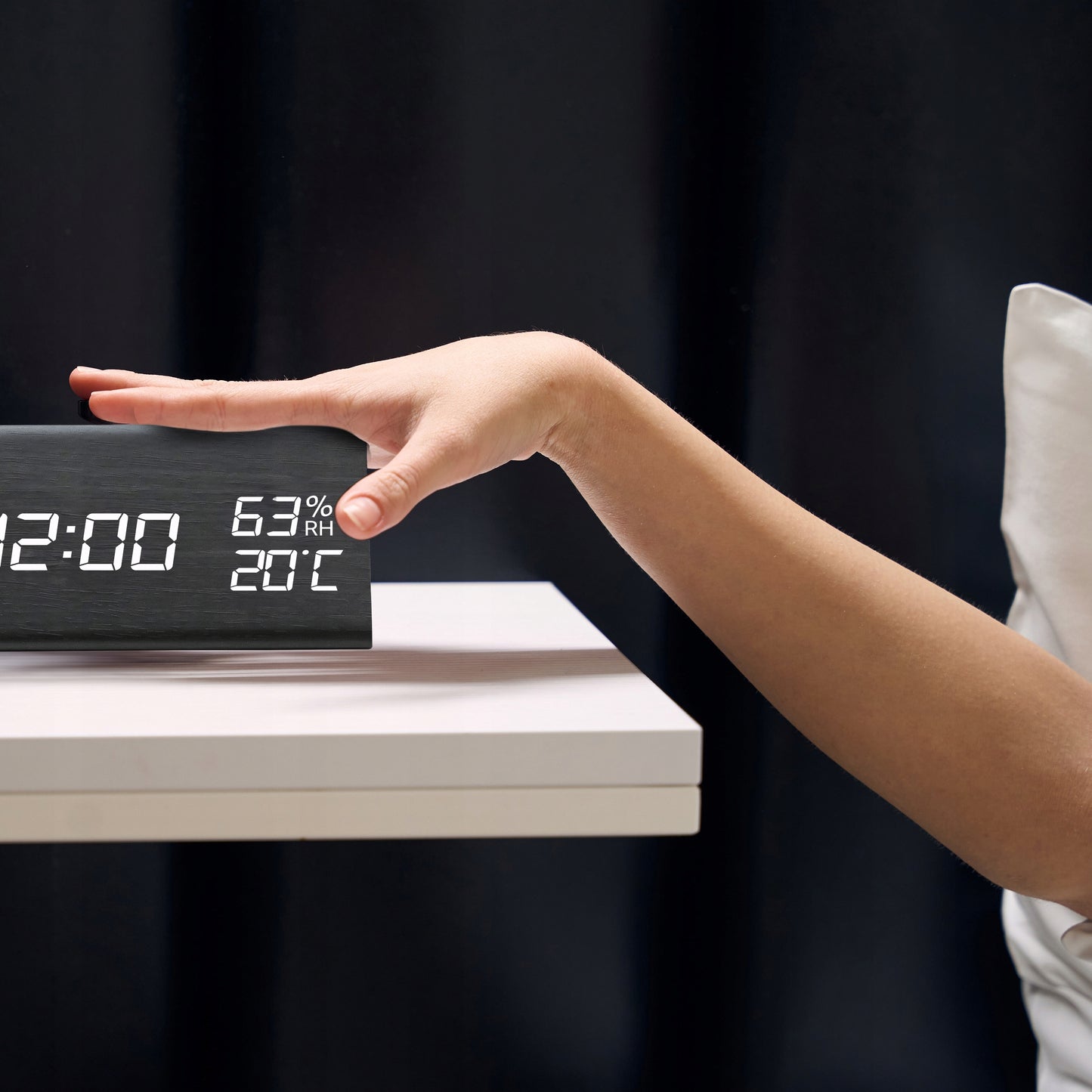 ELEKTRONINIS ŽADINTUVAS TERMOMETRAS SIGNALIZACIJA SKAITMENINIS STOVASIS LAIKRODIS TYLUS