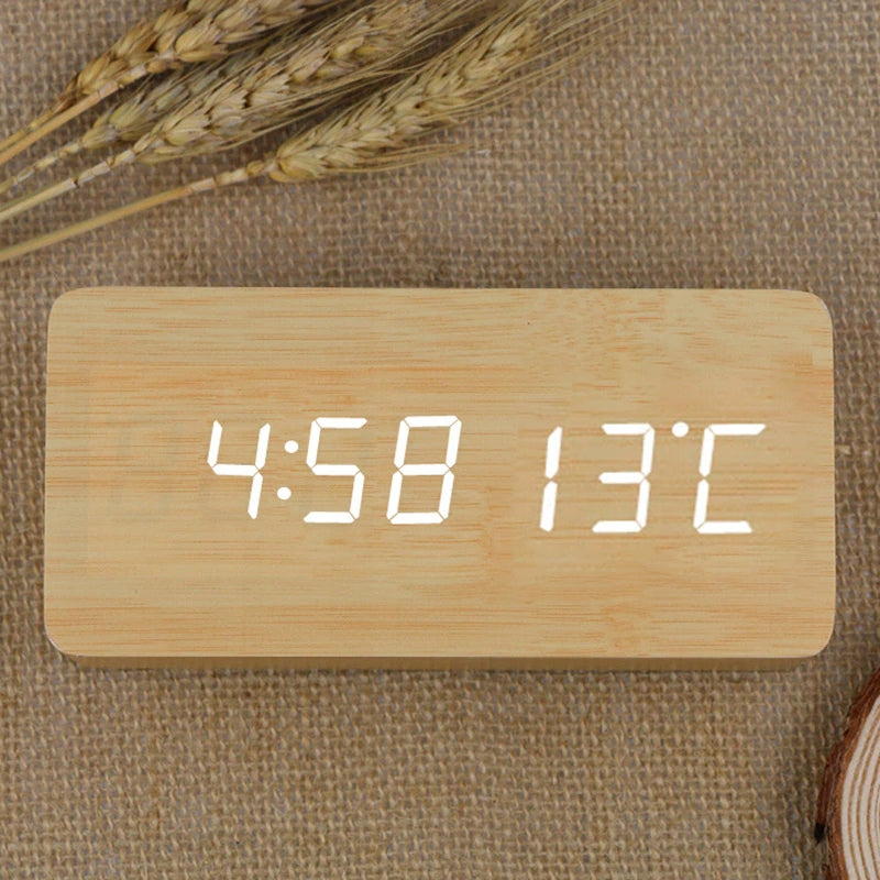Elektroninis žadintuvas su medžio imitacija, laikrodis, termometras, data RETOO