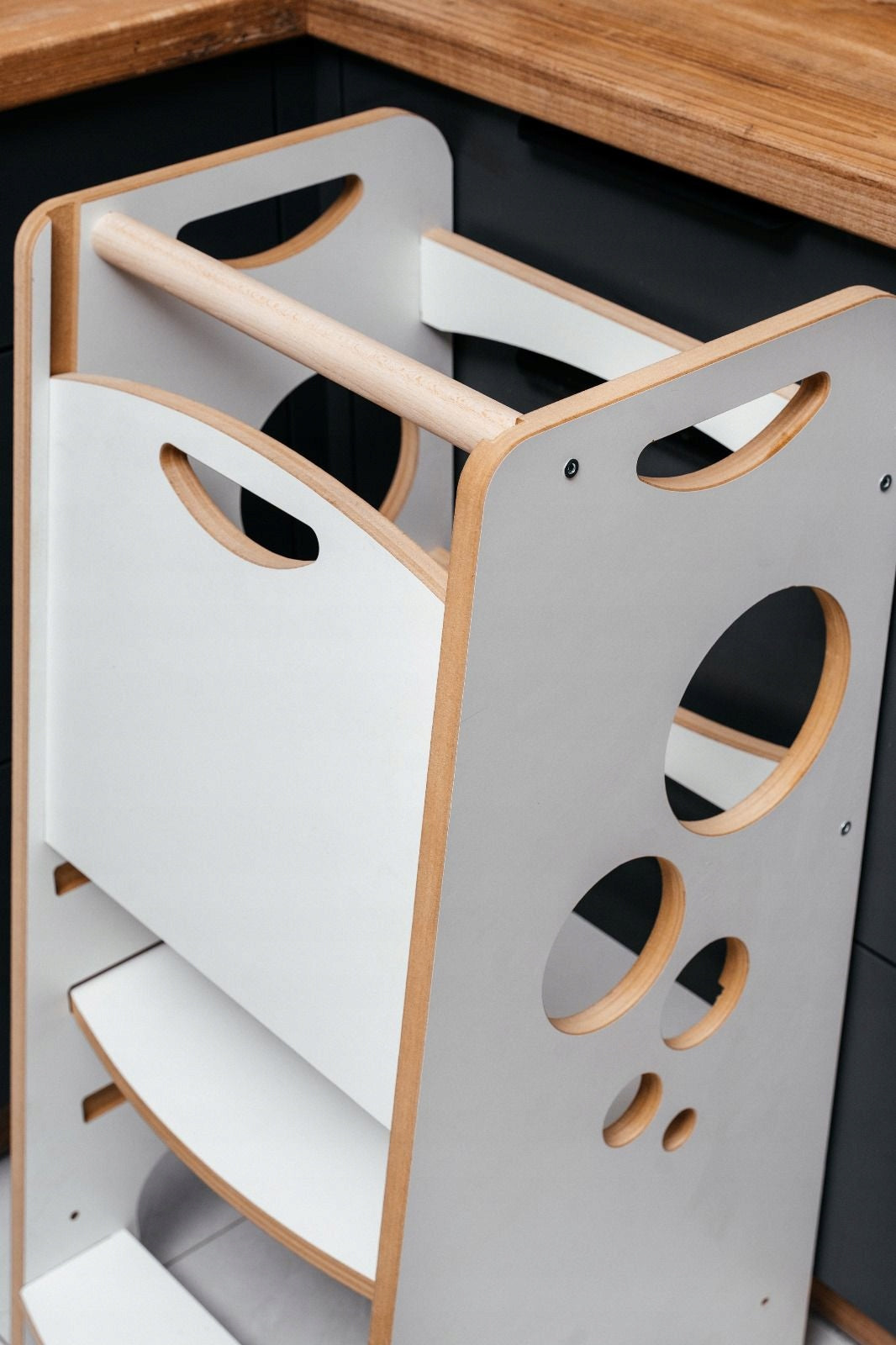 Bubble Step – Montessori virtuvės pagalbininkas | Reguliuojamas virtuvės palypėjas