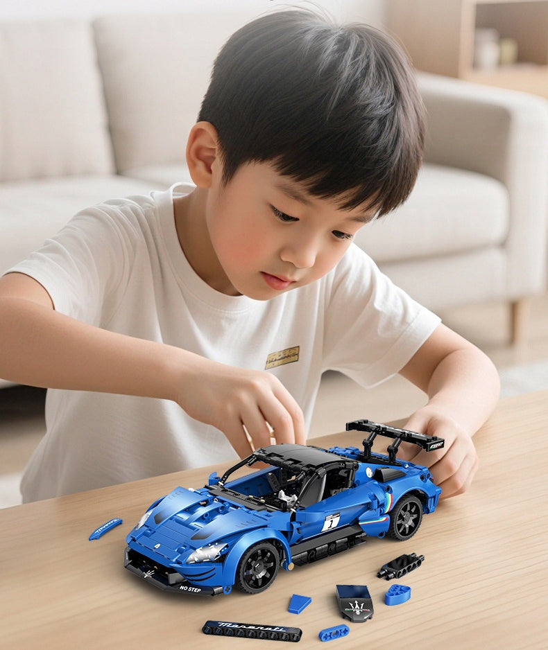 CADA MASERATI GT2 TRINKELIŲ RINKINYS NUOTOLINIU BŪDU VALDOMAS RC AUTOMOBILIS 549 ELEMENTAI