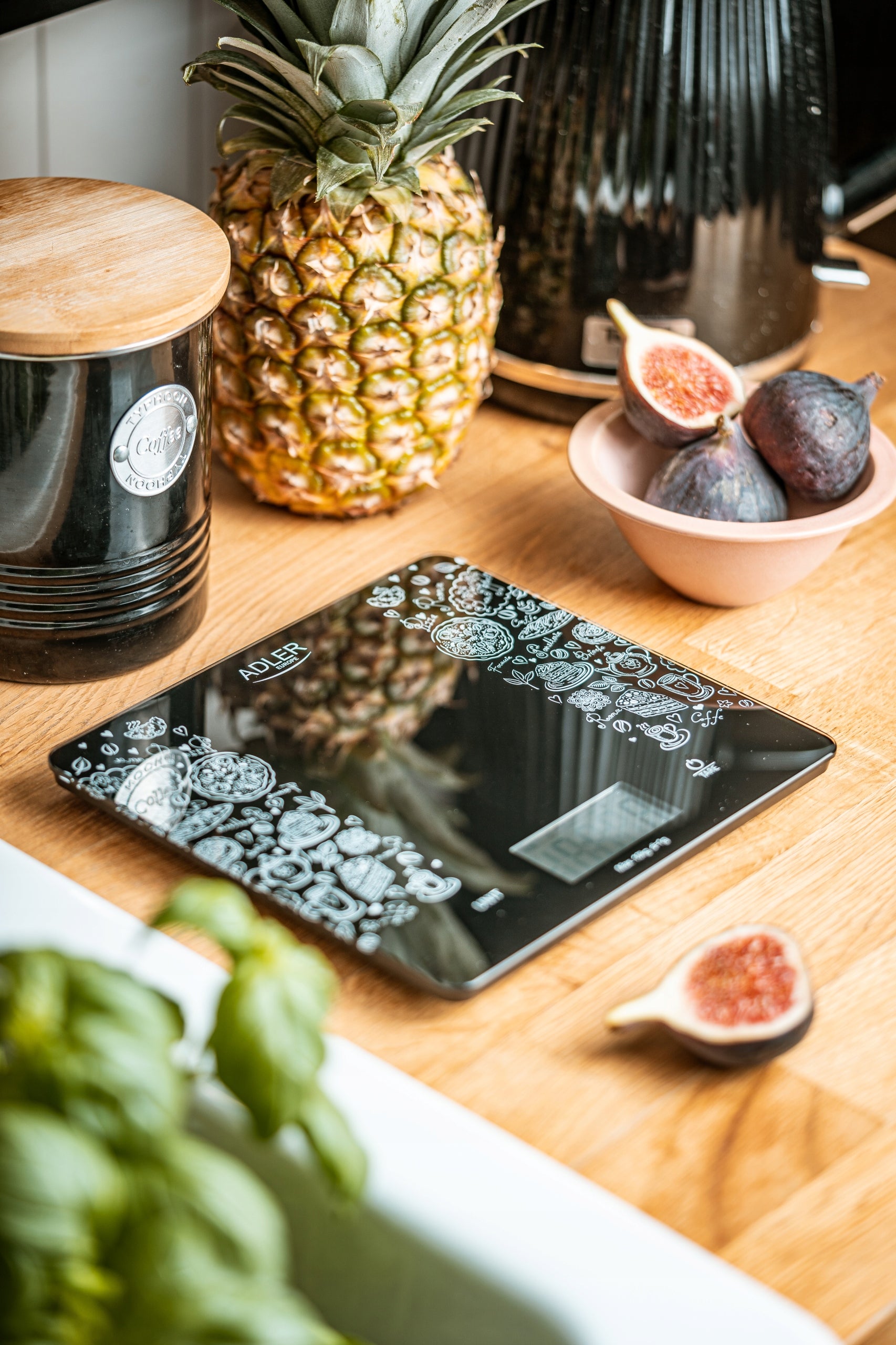 Elektrinis stiklinis virdulys 1,7 L, temperatūros reguliavimas, juodas + stiklinė svarstyklė