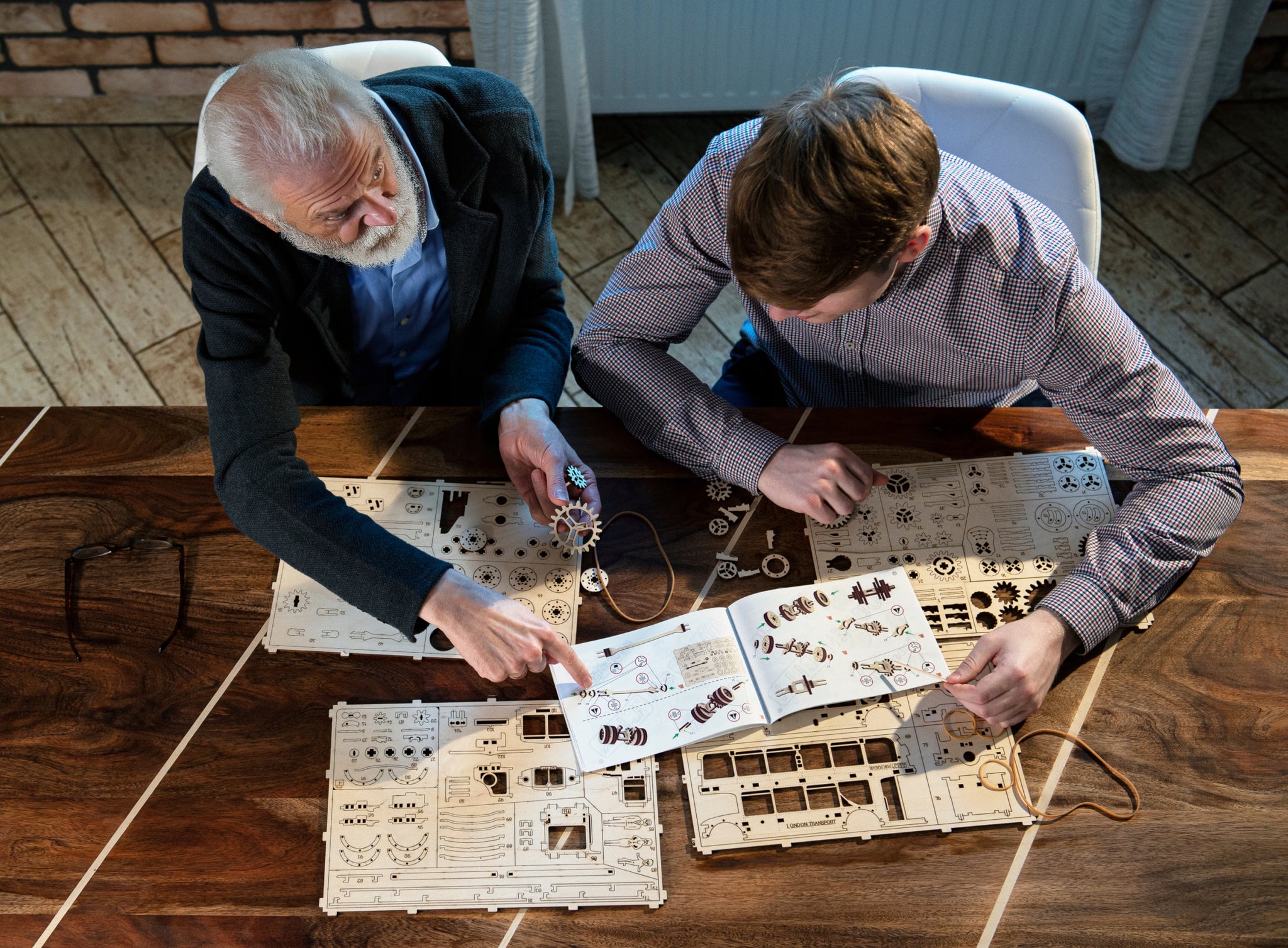 Medinis Steampunk laikrodis Wooden.City 3D dėlionė