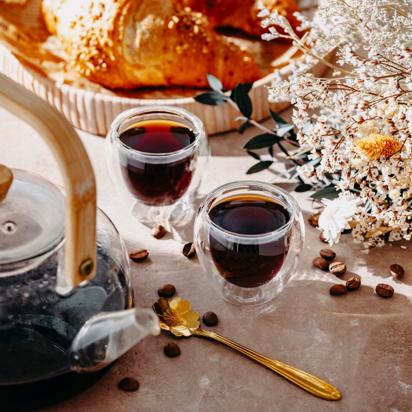 Slėginis kavos aparatas kapsulėms Nespresso Dolce Gusto Tchibo + taurės