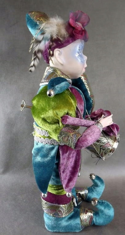 Elegantiška Kalėdinė figūrėlė Pierrot su keraminiu akcentu ir muzikos dėžute