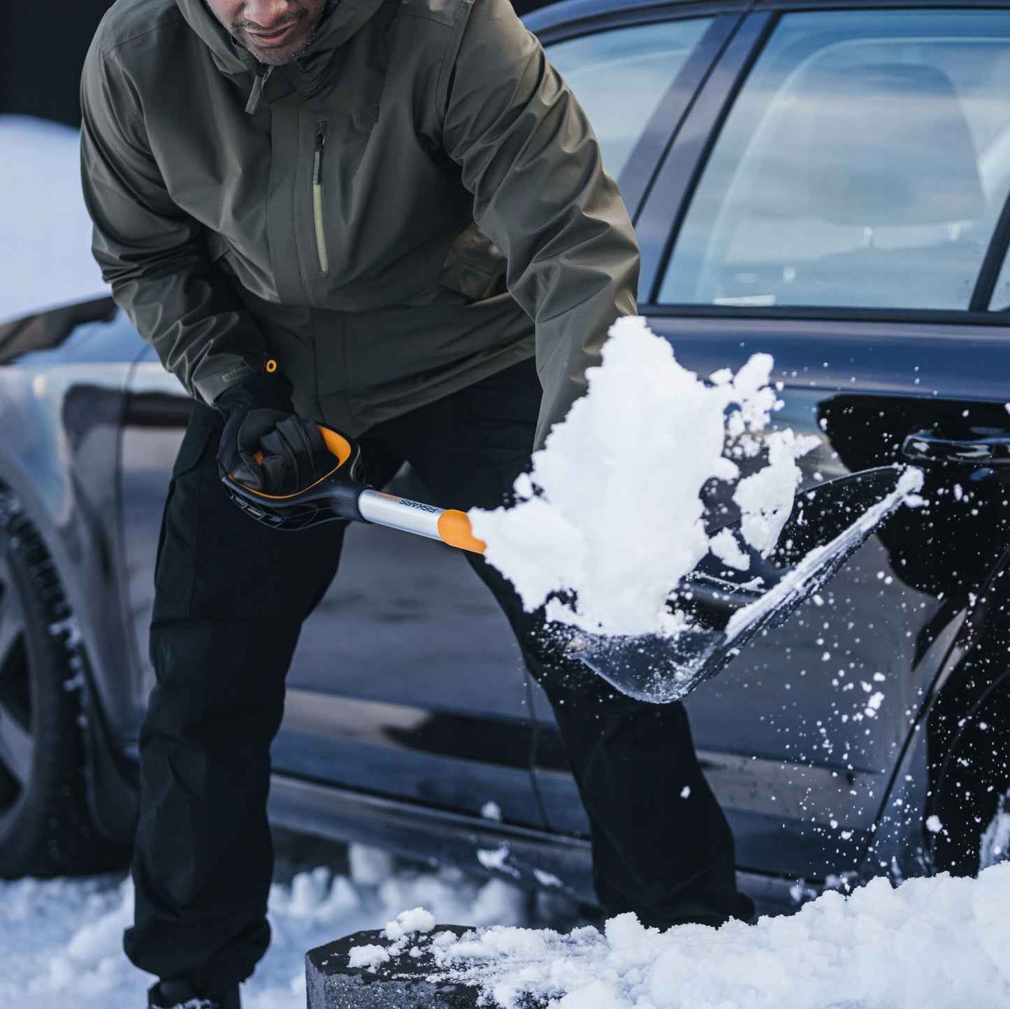 FISKARS X-SERIES Sniego kastuvas 98x29cm