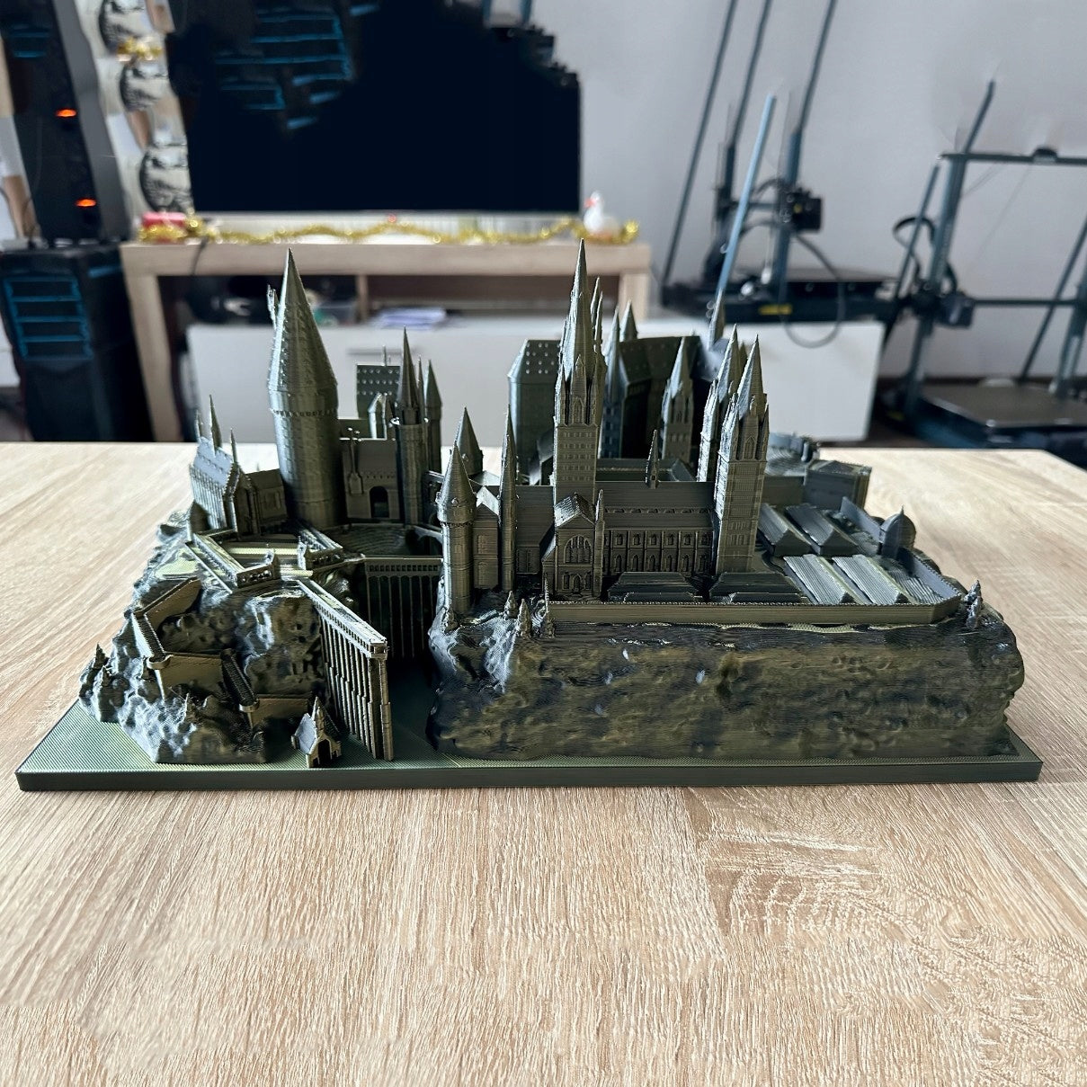 HARRY POTTER HOGWARTŲ 3D FIGŪRĖ, 38 CM