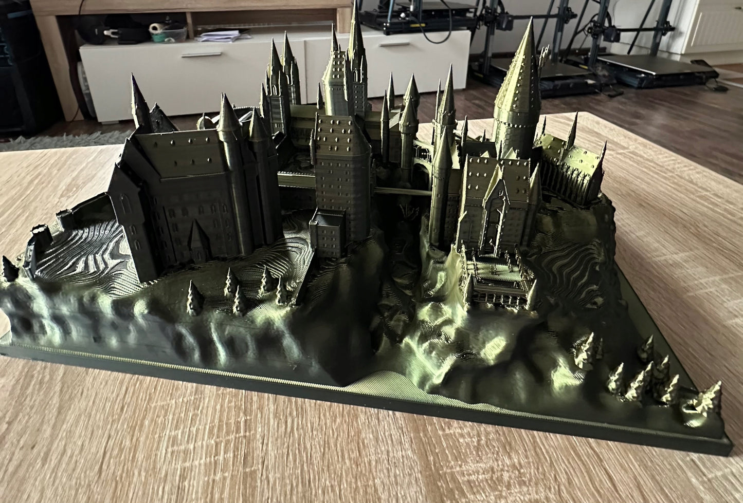 HARRY POTTER HOGWARTŲ 3D FIGŪRĖ, 38 CM