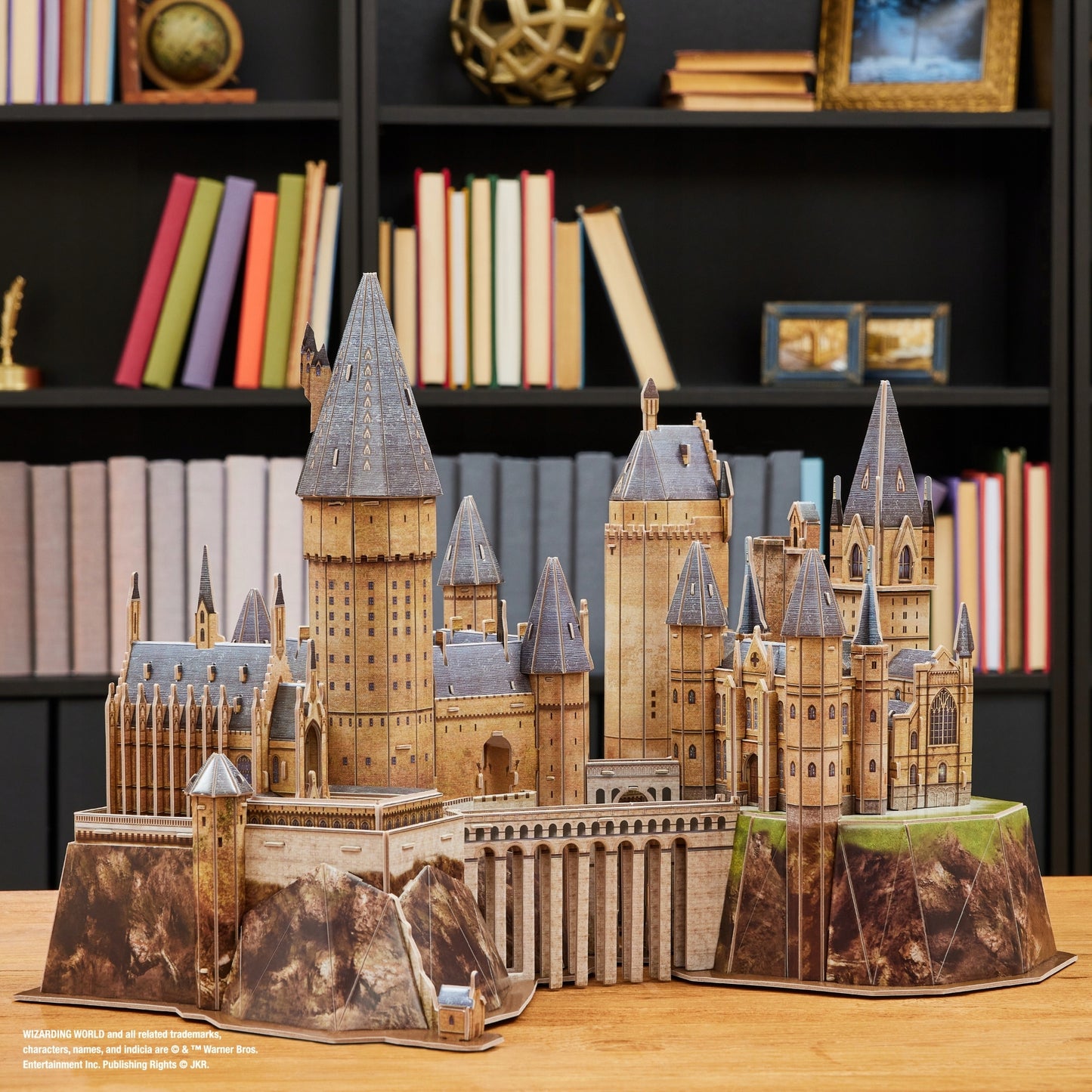HARRY POTTER HOGWARTS DVIDINIS MODELIS 3D PILIS HOGWORTAS 4D KONSTRUKCIJA DIDELĖ 48 CM HARRY POTTER