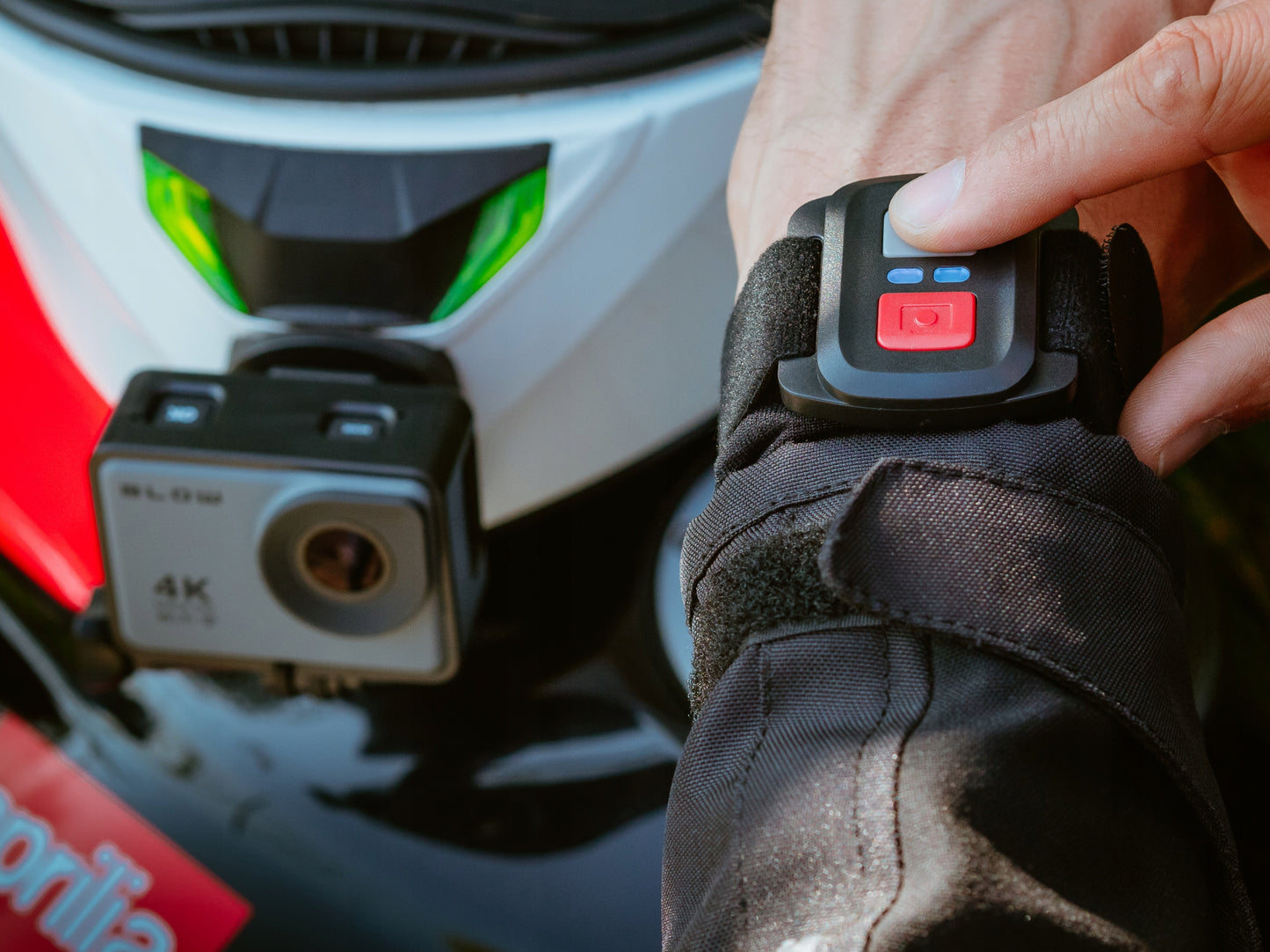 SPORTINĖ KAMERA GO PRO 4U 4K, atspari vandeniui, su dirželiu, raišteliu, priedais, rinkinys