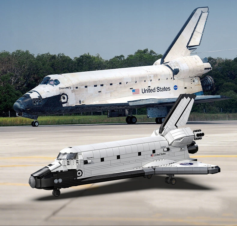 Statybiniai blokeliai CaDA NASA modelis KOSMINĖ ŠAUDYKLĖ DISCOVERY SPACE SHUTTLE 1827 elementai.