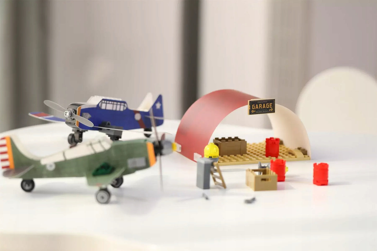 Konstruktorius CADA 6-in-1, lėktuvai, 226 elementai + oro bazė su priedais