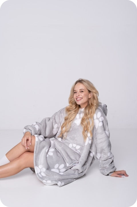 KOC BLUZA Oversize Storas KOCOBLUZA 2in1 XXL Raštas PĖDOS Kailinis pledas-bliuzonas