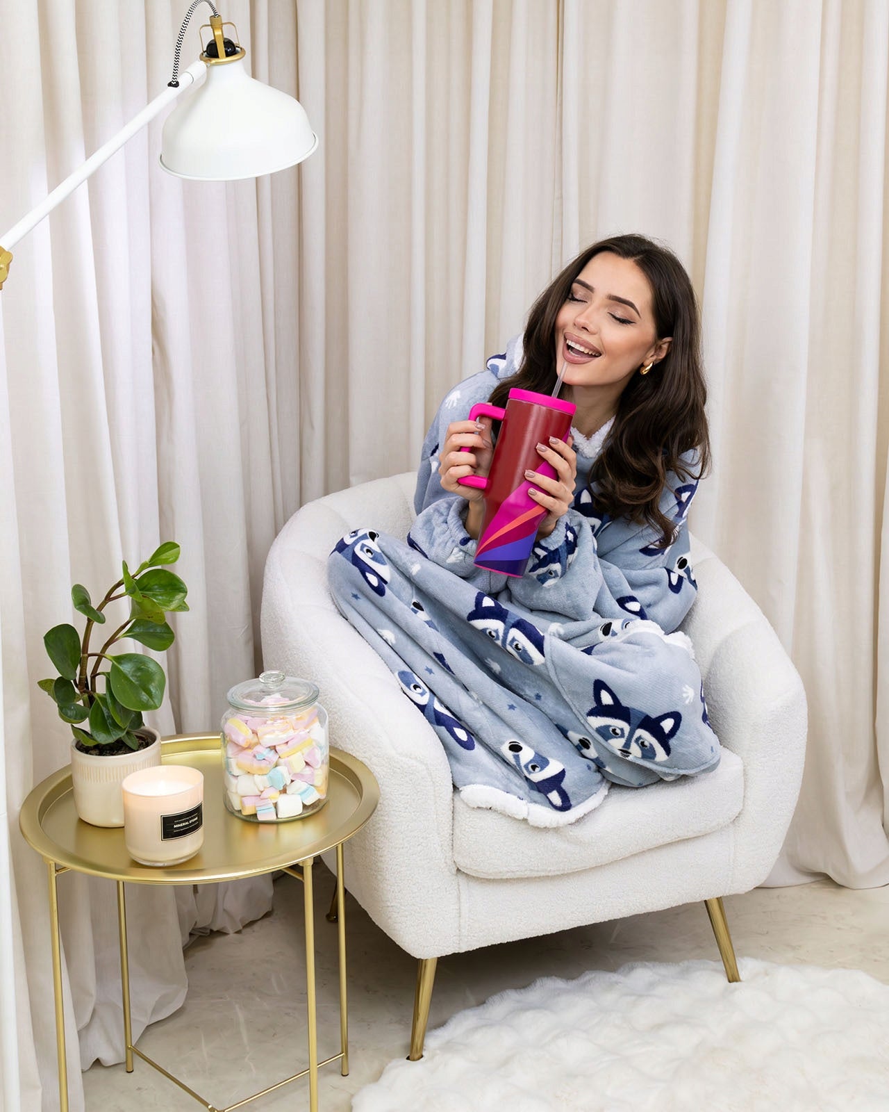 KOCOBLUZA KIETAS PLIURAS 2IN1 STORIS XXL KULIS SU KAPUSIU OVERSIZE