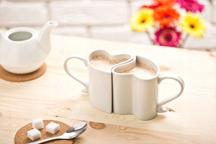 MEILĖS PUODELIAI ŠIRDELĖS FORMA – 2 VNT. KOMPLEKTAS