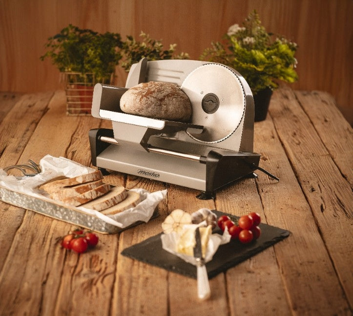 Elektrinis pjaustytuvas duonai ir mėsos gaminiams. Tolygus pjaustymo reguliavimas 0-15, 400W