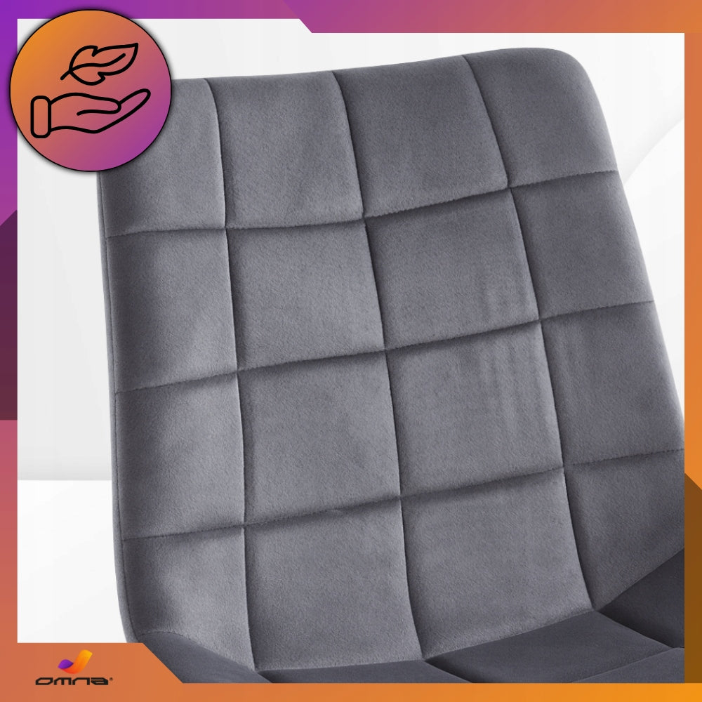 Aksominė dygsniuota paminkštinta kėdė su metalinėmis kojomis valgomajam, svetainei, Loft stiliaus