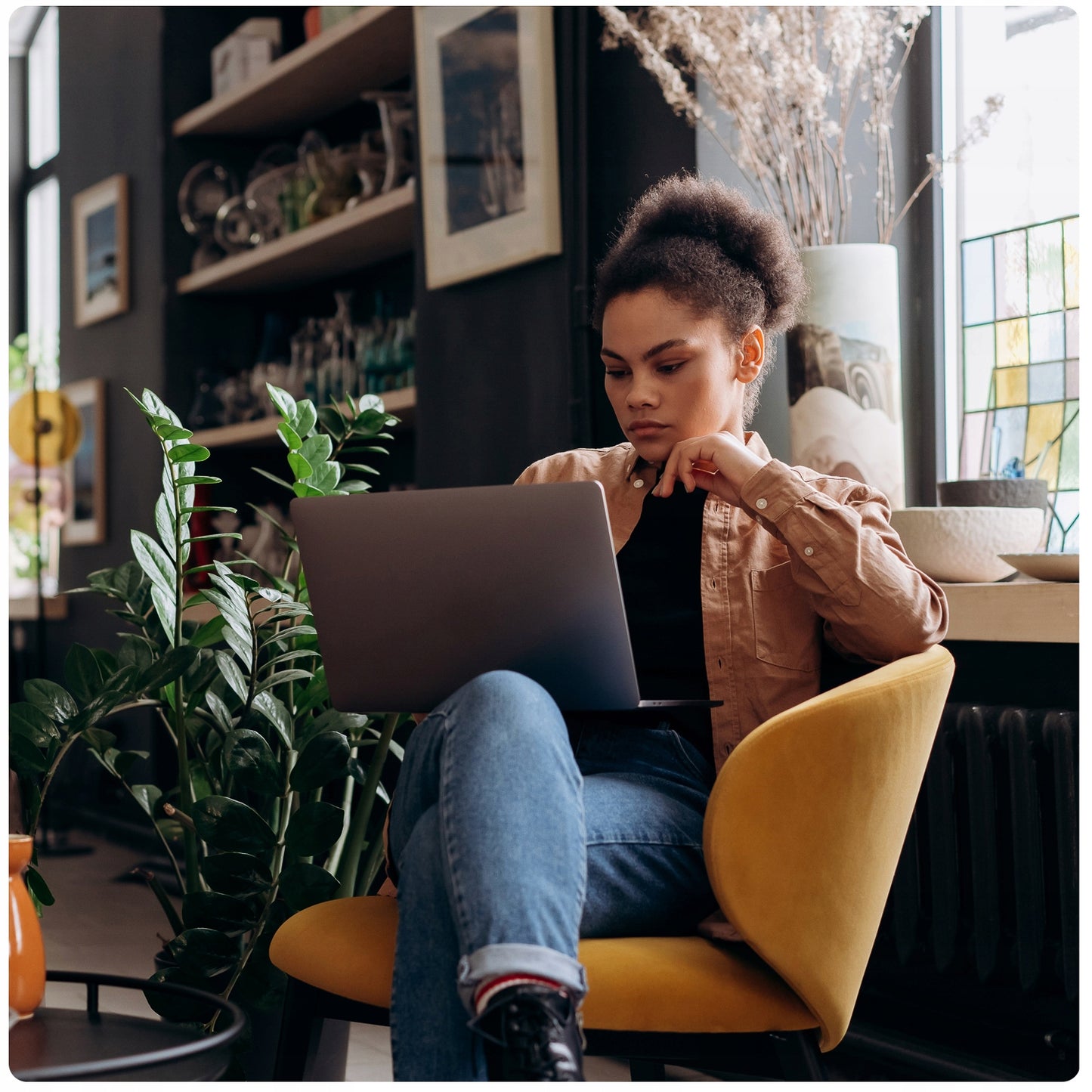 Nešiojamas kompiuteris ASUS VivoBook 15 i3-N305 8GB DDR4 128GB SSD FHD 15.6" WIN11 SIDABRINIS