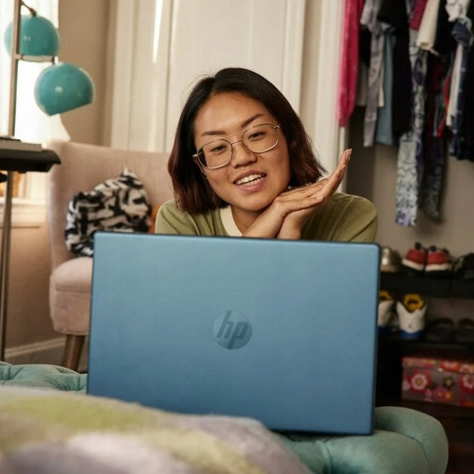 Nešiojamas kompiuteris HP 14 su 4 branduolių „Intel“ procesoriumi, 16 GB RAM / 640 GB SSD, 14 colių matinio paviršiaus ekranu, „Windows 11“, „Bluetooth 5.4“ – matinė, skirta mokymuisi