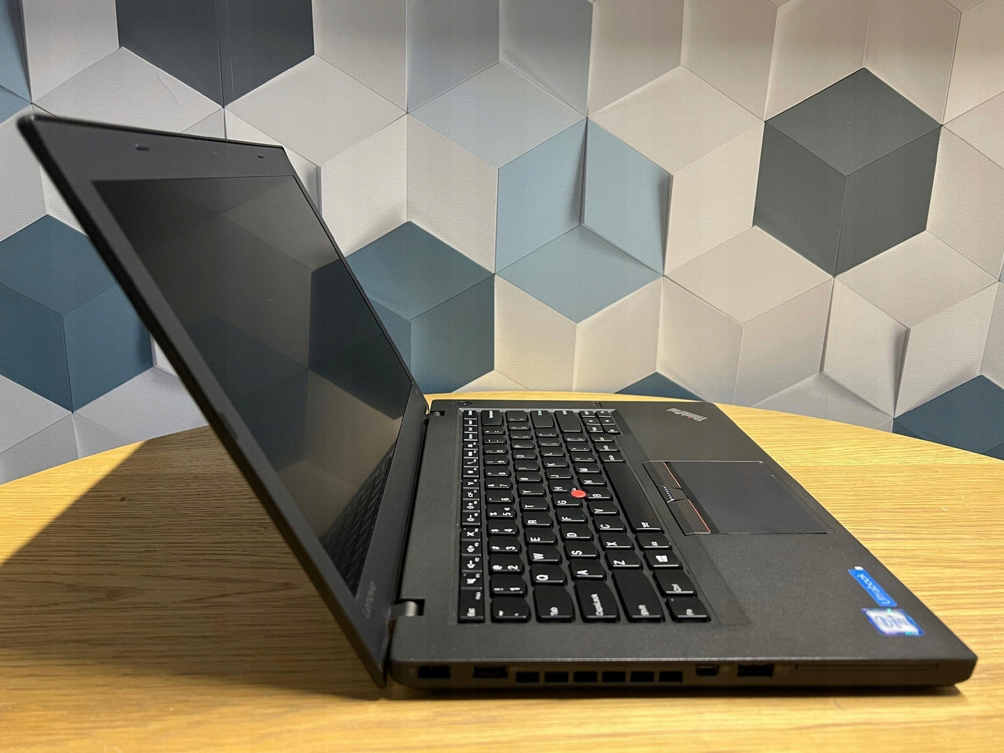 Nešiojamas kompiuteris Lenovo T460 i5 14" 16 GB 256GB SSD OFFICE WINDOWS 11
