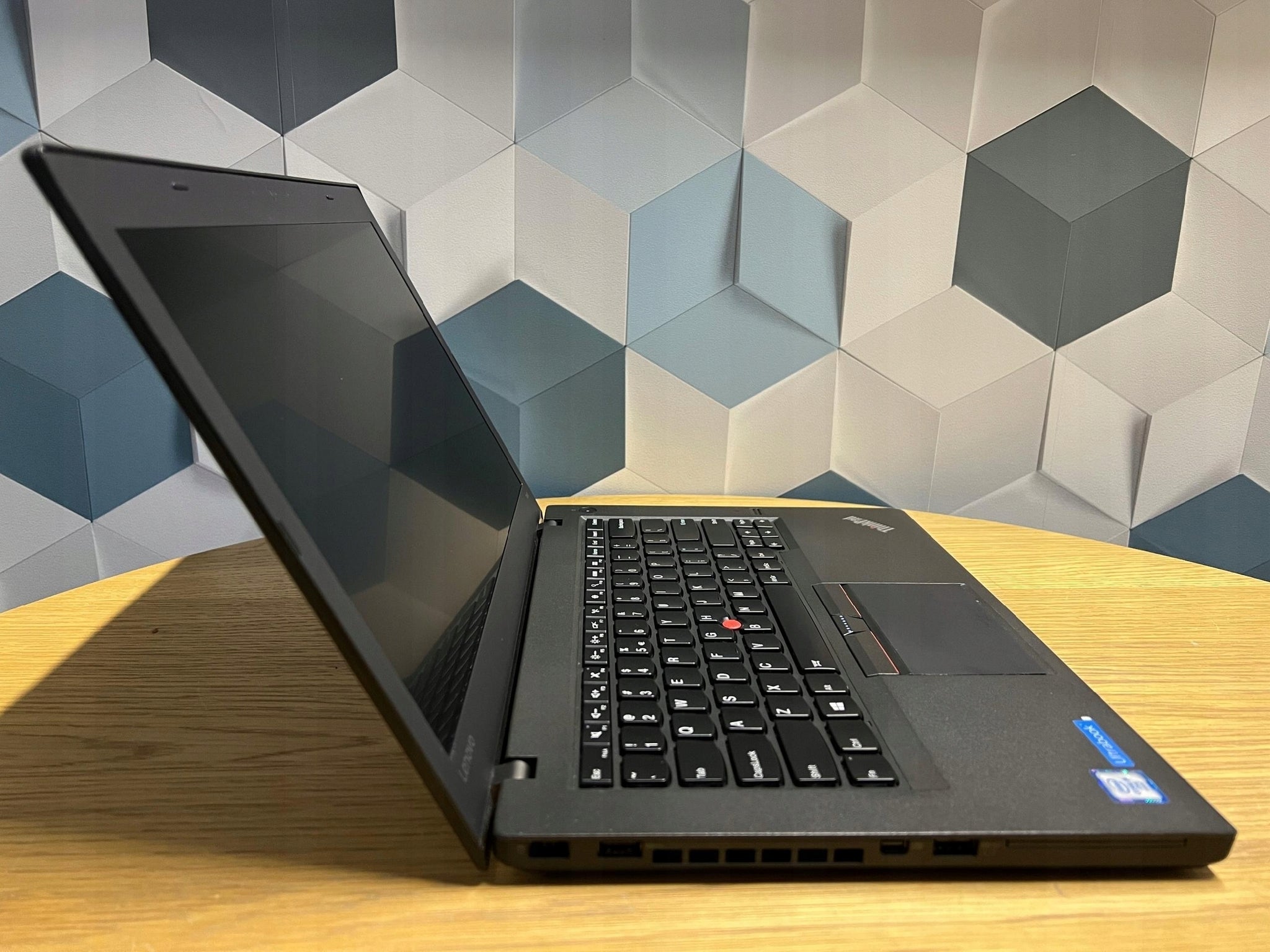Nešiojamas kompiuteris Lenovo T460 i5 14" 16 GB 256GB SSD OFFICE WINDOWS 11