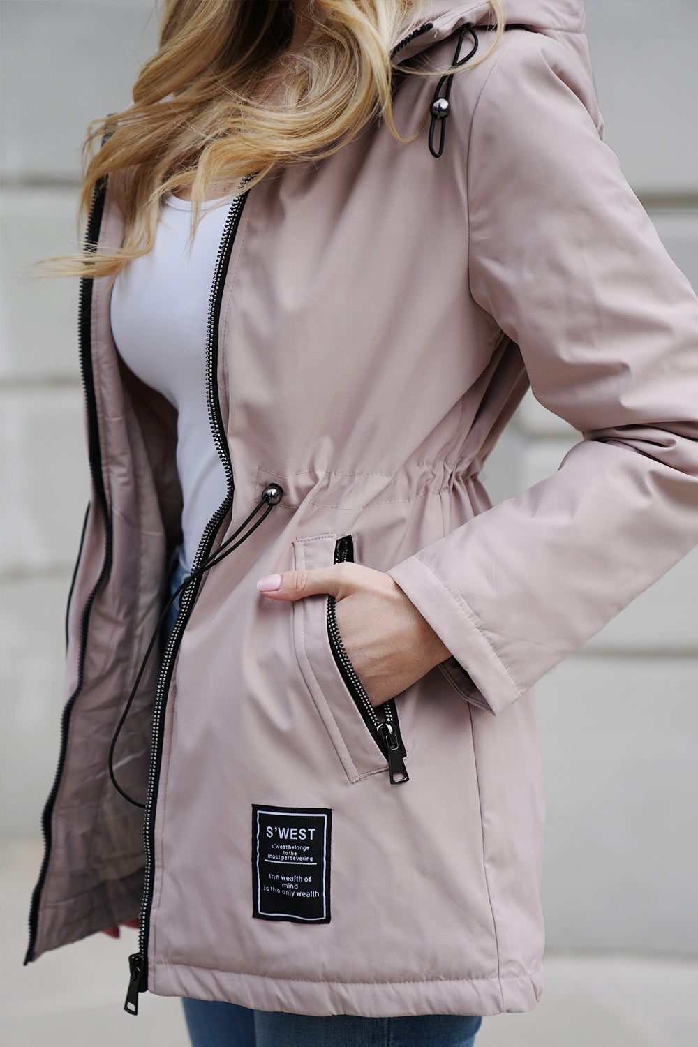 MADINGAS PERĖJIMAS LIEKNINANTI PARKA STRIUKĖ SU GOBTUVU 3 SPALVOS S