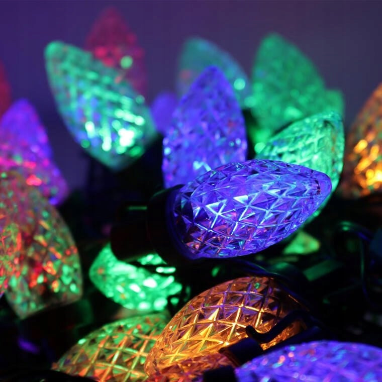 Daugiaspalvės Kalėdinės Eglutės Lemputės „Gilės“ 200 LED 19 Metrų Goliat