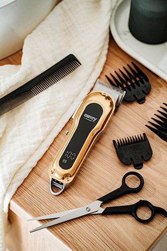 Plaukų kirpimo mašinėlė, smulki buitinė technika, LED, 4 antgaliai, USB įkrovimas