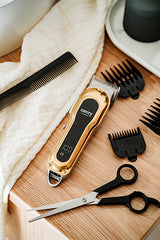 Plaukų kirpimo mašinėlė, smulki buitinė technika, LED, 4 antgaliai, USB įkrovimas