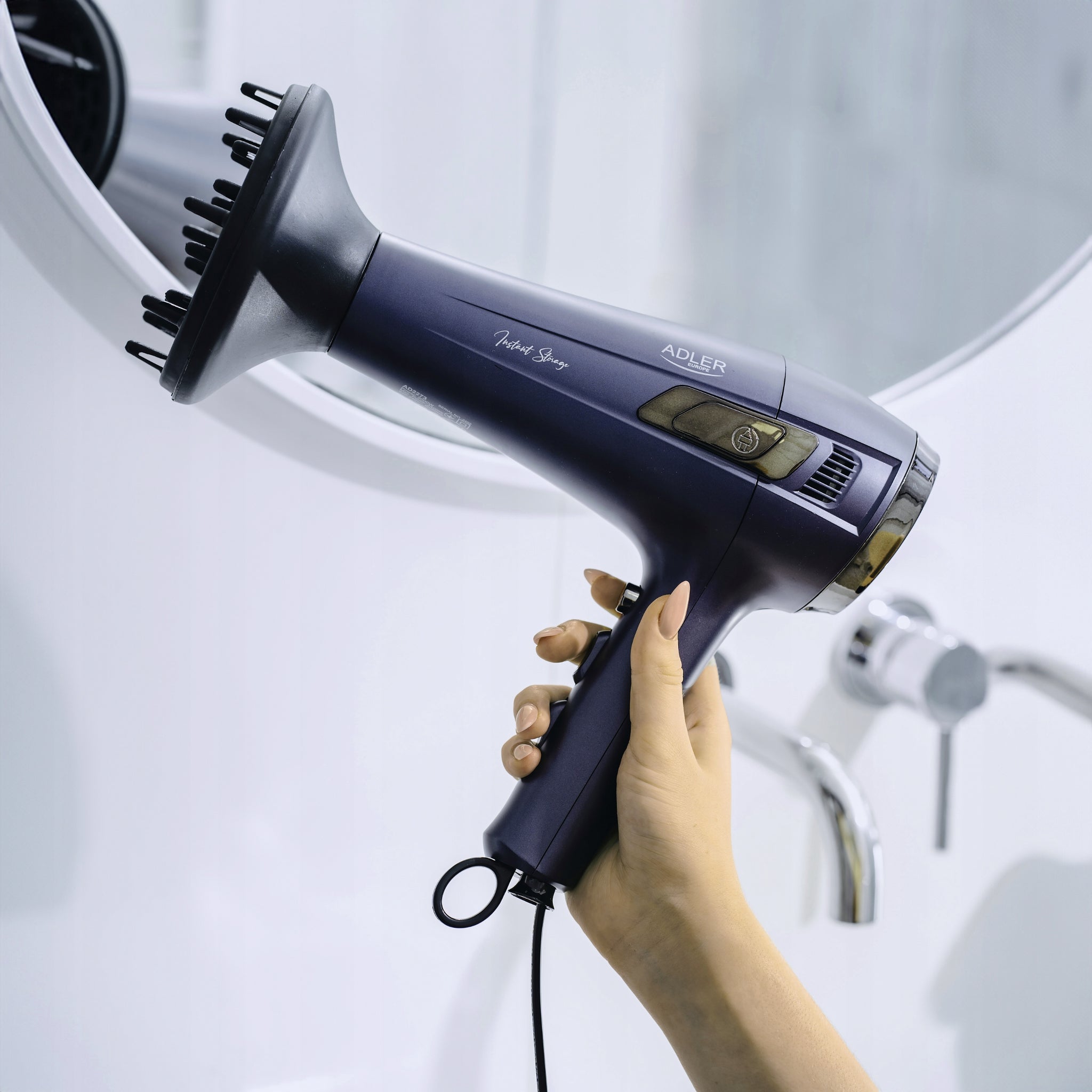 Galinga plaukų džiovintuvė Adler 2400W su susukamu laidu + difuzorius + šaltas pūtimas