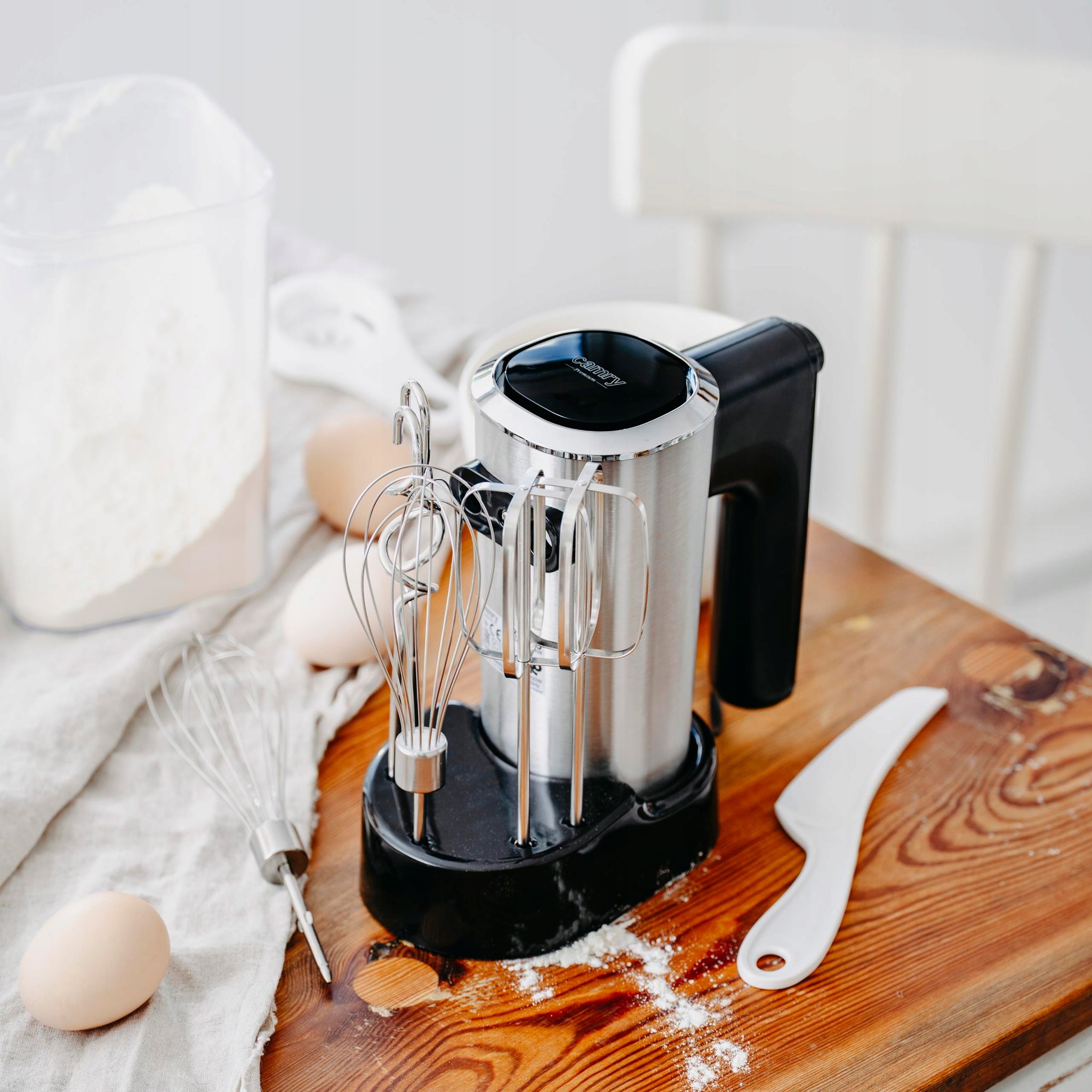 Galingas virtuvinis rankinis maišytuvas 900W, 5 greičių, su 6 antgaliais, švelnus paleidimas