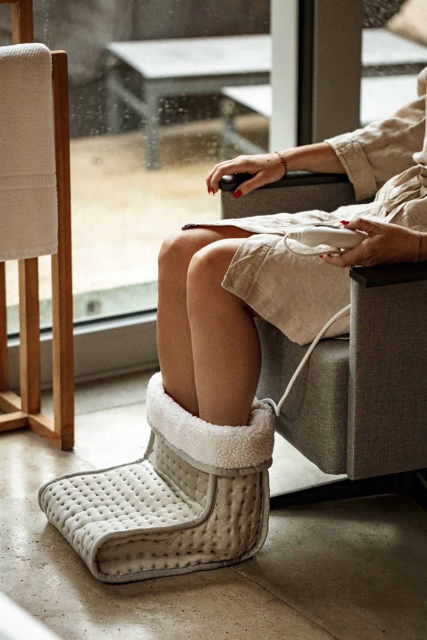 Elektrinis kojų šildytuvas su LCD pulteliu 100W Adler AD 7432