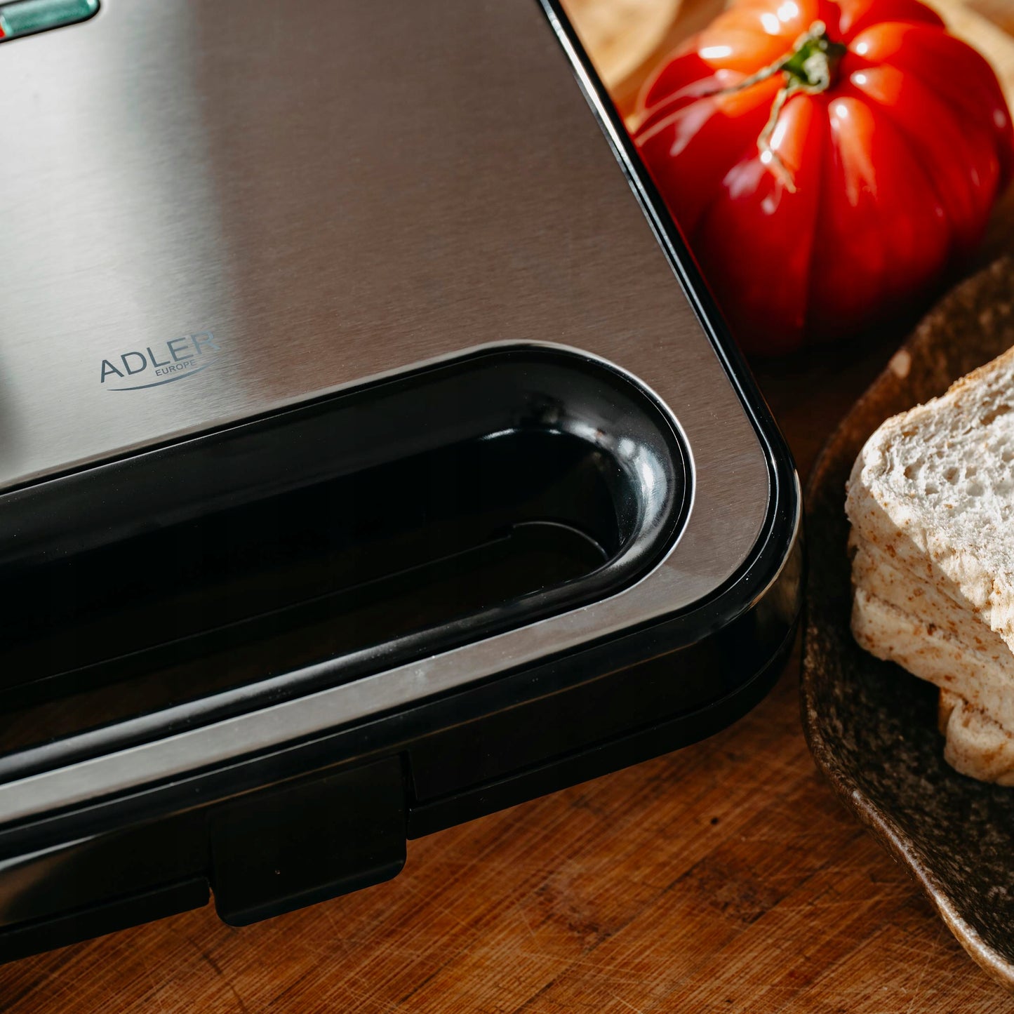 Sumuštinių skrudintuvas Tosteris Traškūs Skrebučiai Trikampiai Neprideganti Danga 000W Adler