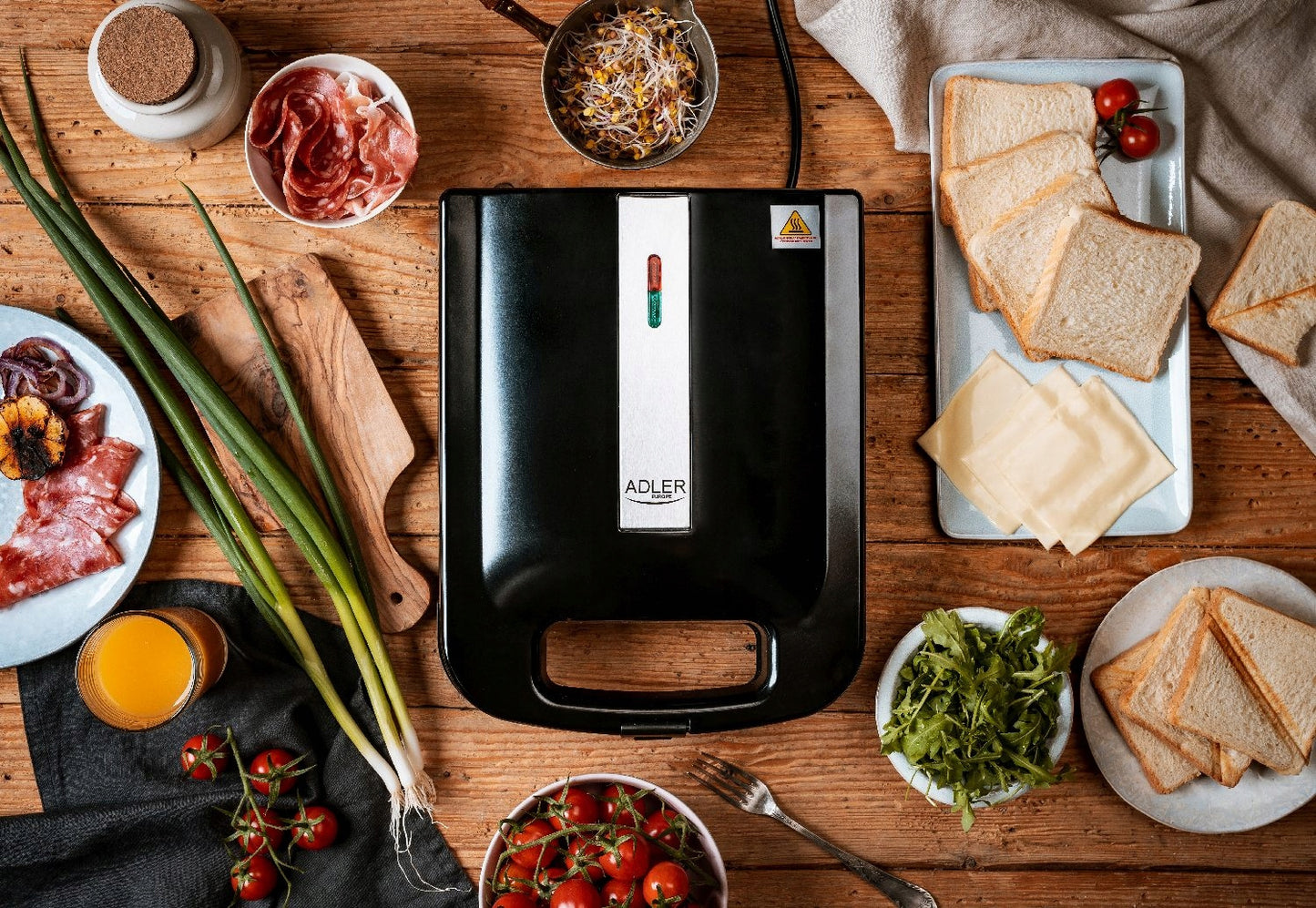 Sumuštinių keptuvas, skrudintuvas, sumuštiniams, trikampiai, 2000W, nepridegančia danga