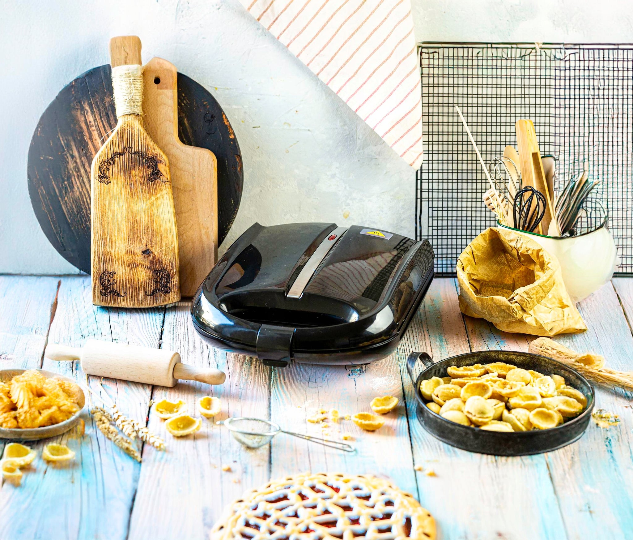 Elektrinis 1600W aparatas riešutų formos sausainiams kepti, 24 vnt.