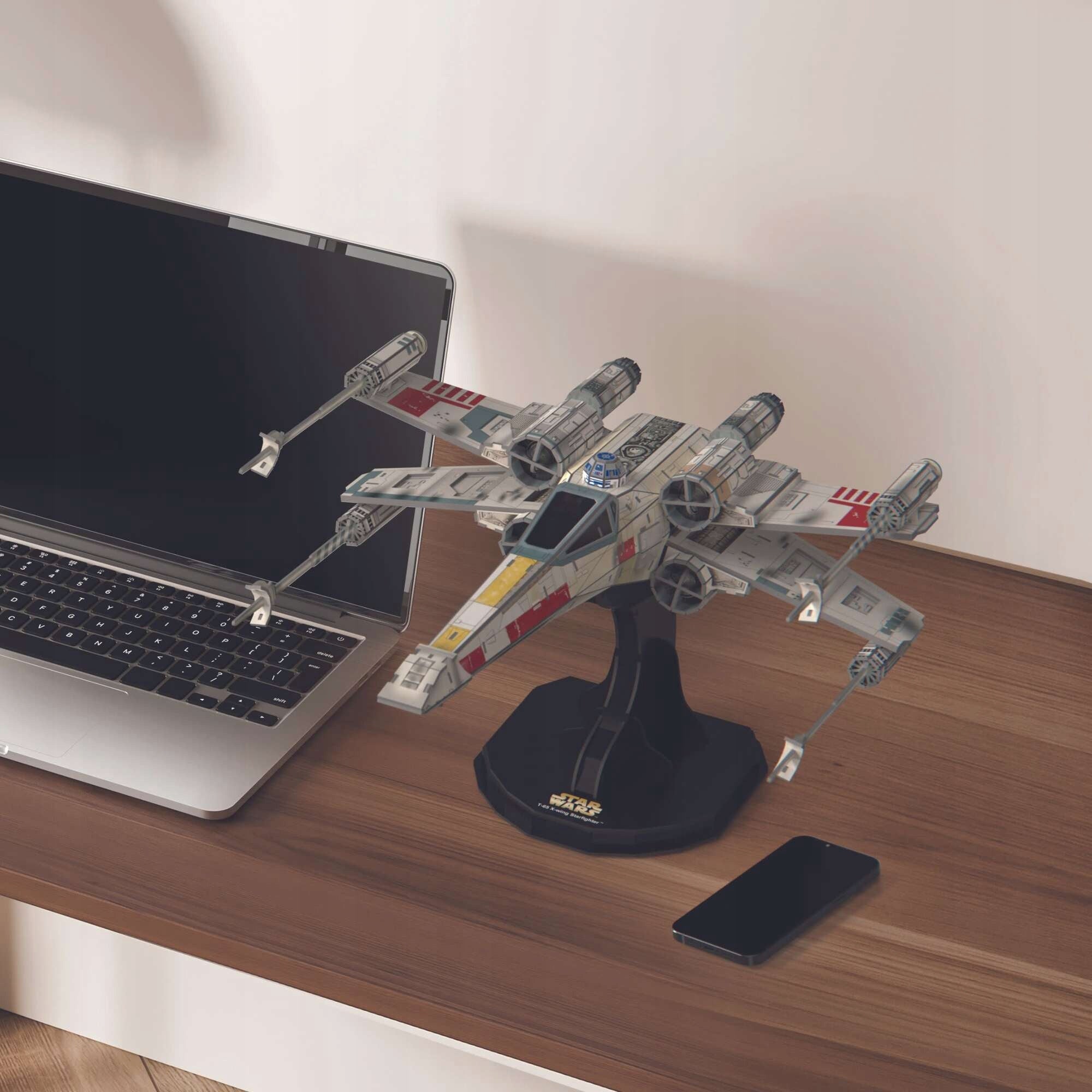 3D DĖLIONĖ "STAR WARS" X-WING MODELIS INCOM T-65 38 CM