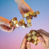 Kalėdinė dovana po eglute Šv. Mikalojui, kitokia nei visos