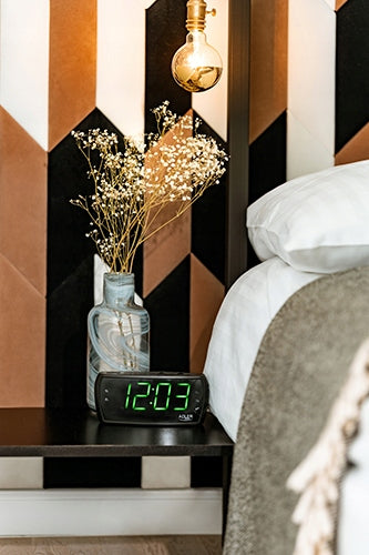 Nešiojamas kelioninis radijo žadintuvas FM AM LED