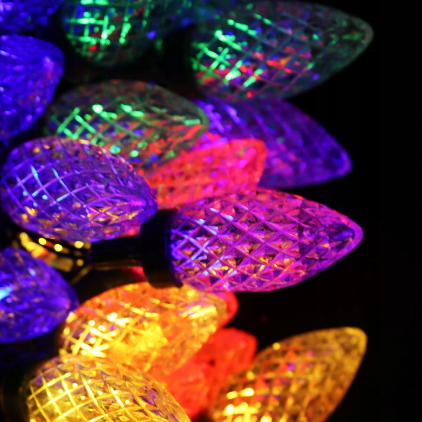 Šviečiantys kankorėžiai Kalėdinės girliandos dekoratyvinė švieselių juosta iš kankorėžių 50LED Goliat