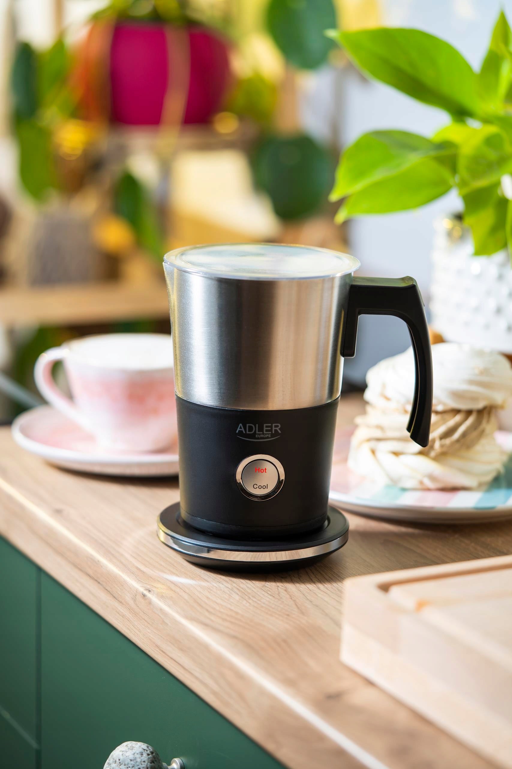 Elektrinis pieno putų plakiklis su pašildymu, latte, cappuccino, juodas, 1000W