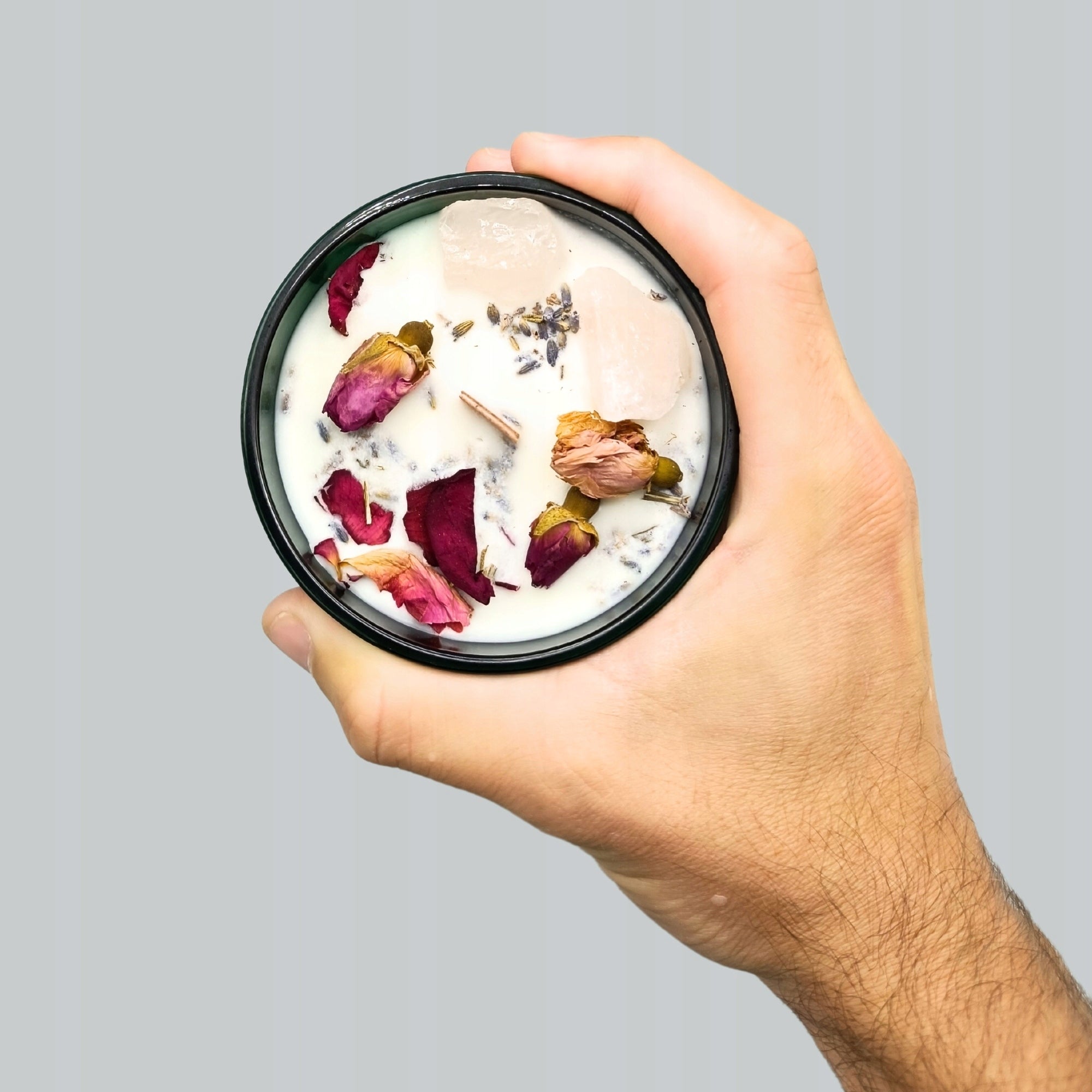 Hop Hare žvėris su akmenimis ir gėlėmis - Meilužiai