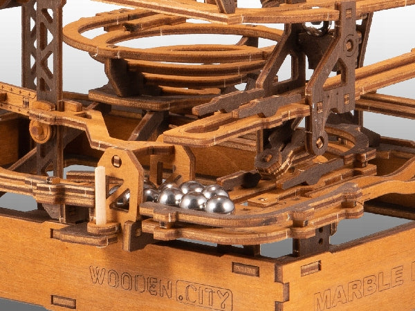 Rutulinis medinis mechaninis medžio masyvo bėgiais Marble Run 3D WOODEN.CITY
