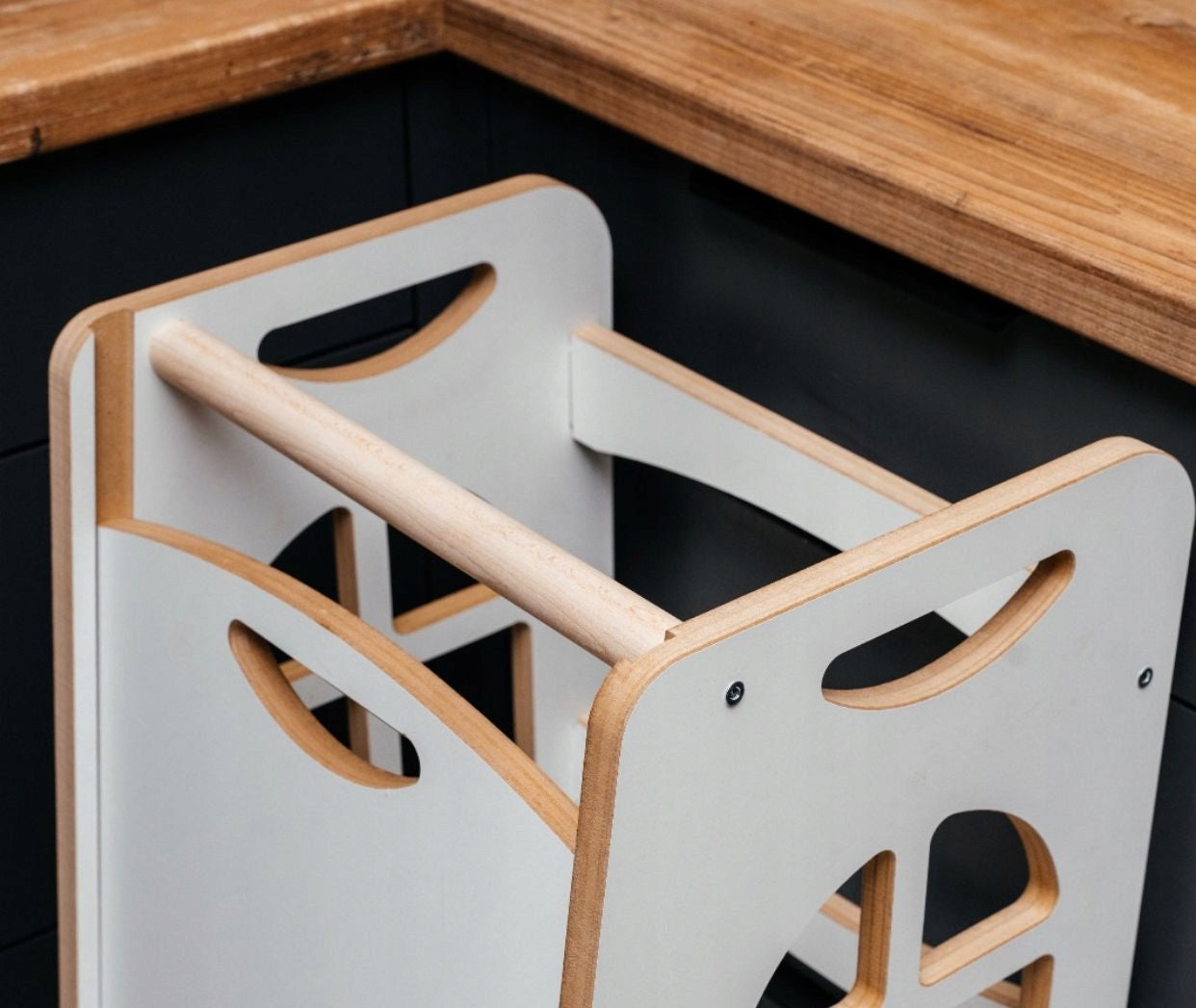 „Tower Step - Virtuvės pagalbininkas Montessori | Reguliuojamas virtuvės pagalbininkas“