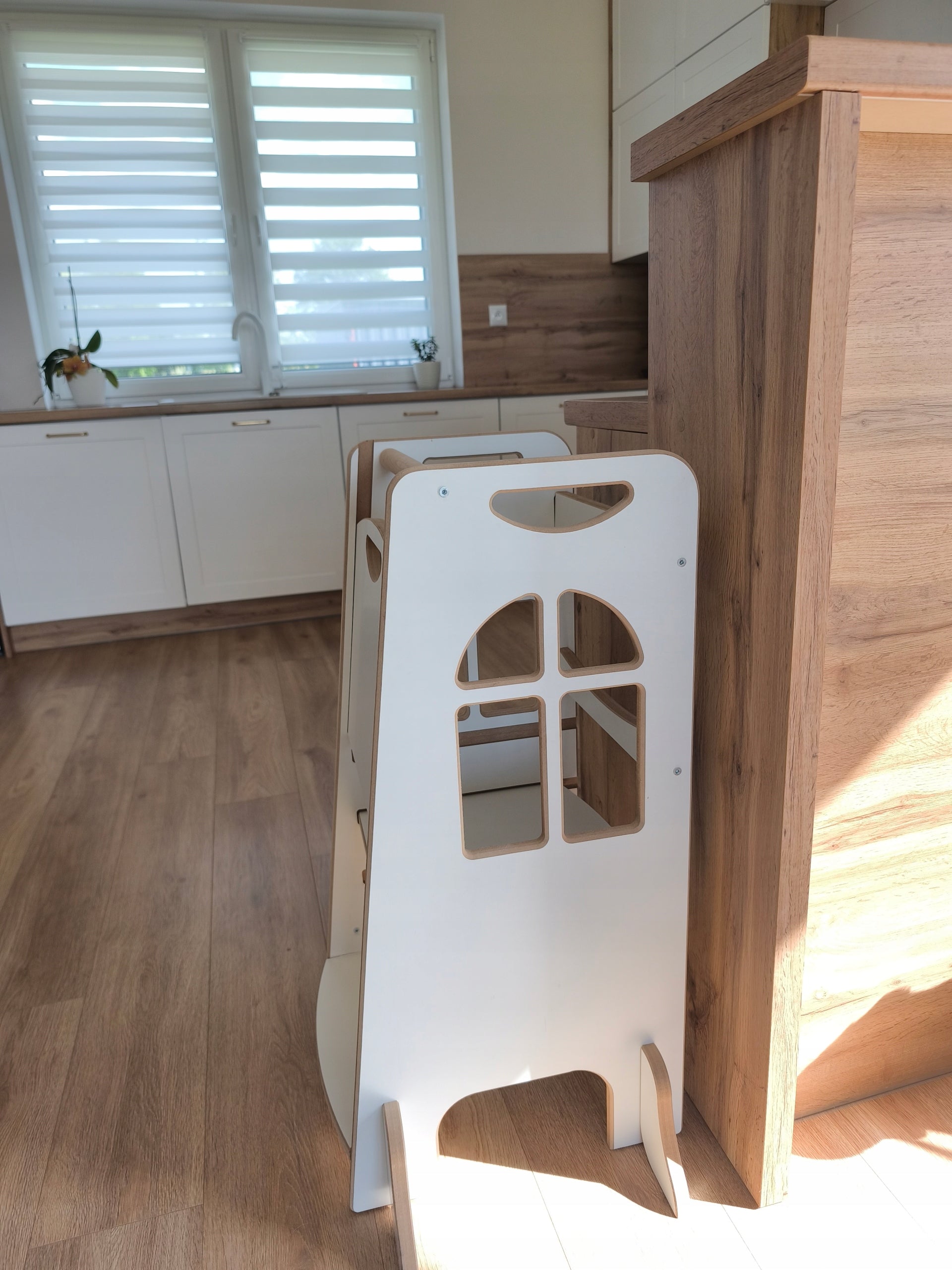 „Tower Step - Virtuvės pagalbininkas Montessori | Reguliuojamas virtuvės pagalbininkas“