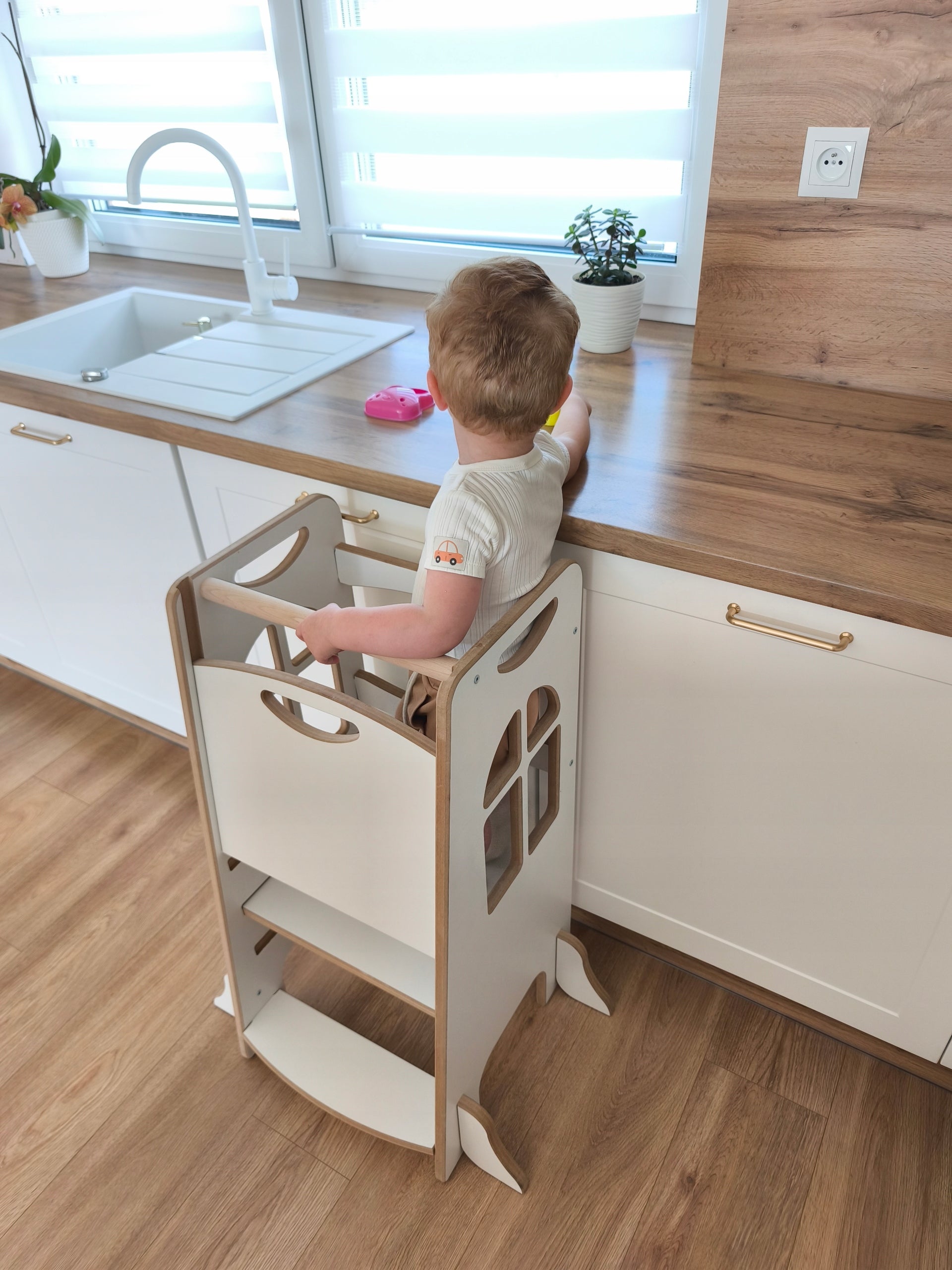 „Tower Step - Virtuvės pagalbininkas Montessori | Reguliuojamas virtuvės pagalbininkas“
