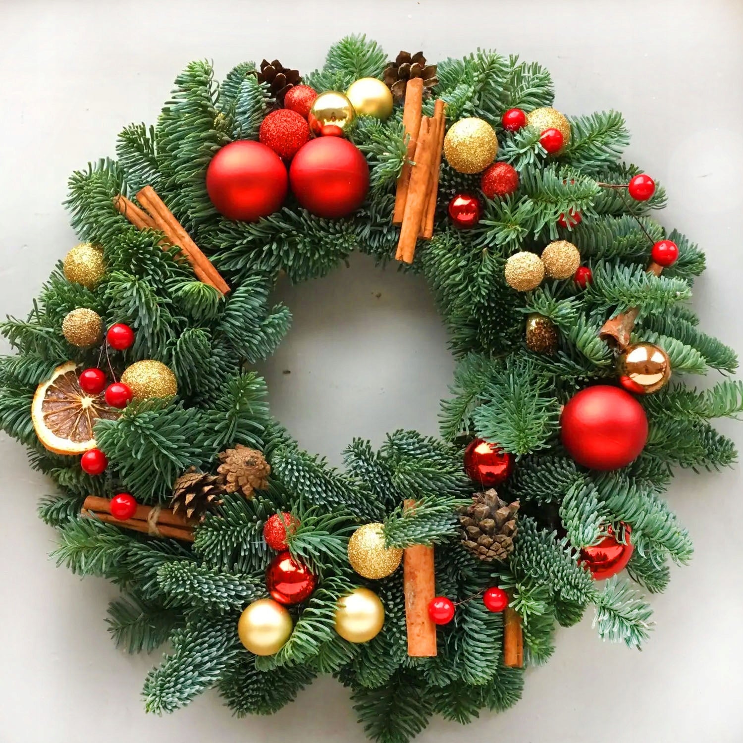 Dekoratyvinis Kalėdinis Vainikas Sidabrinis 30cm Papuošalas Dekoracija Šventės